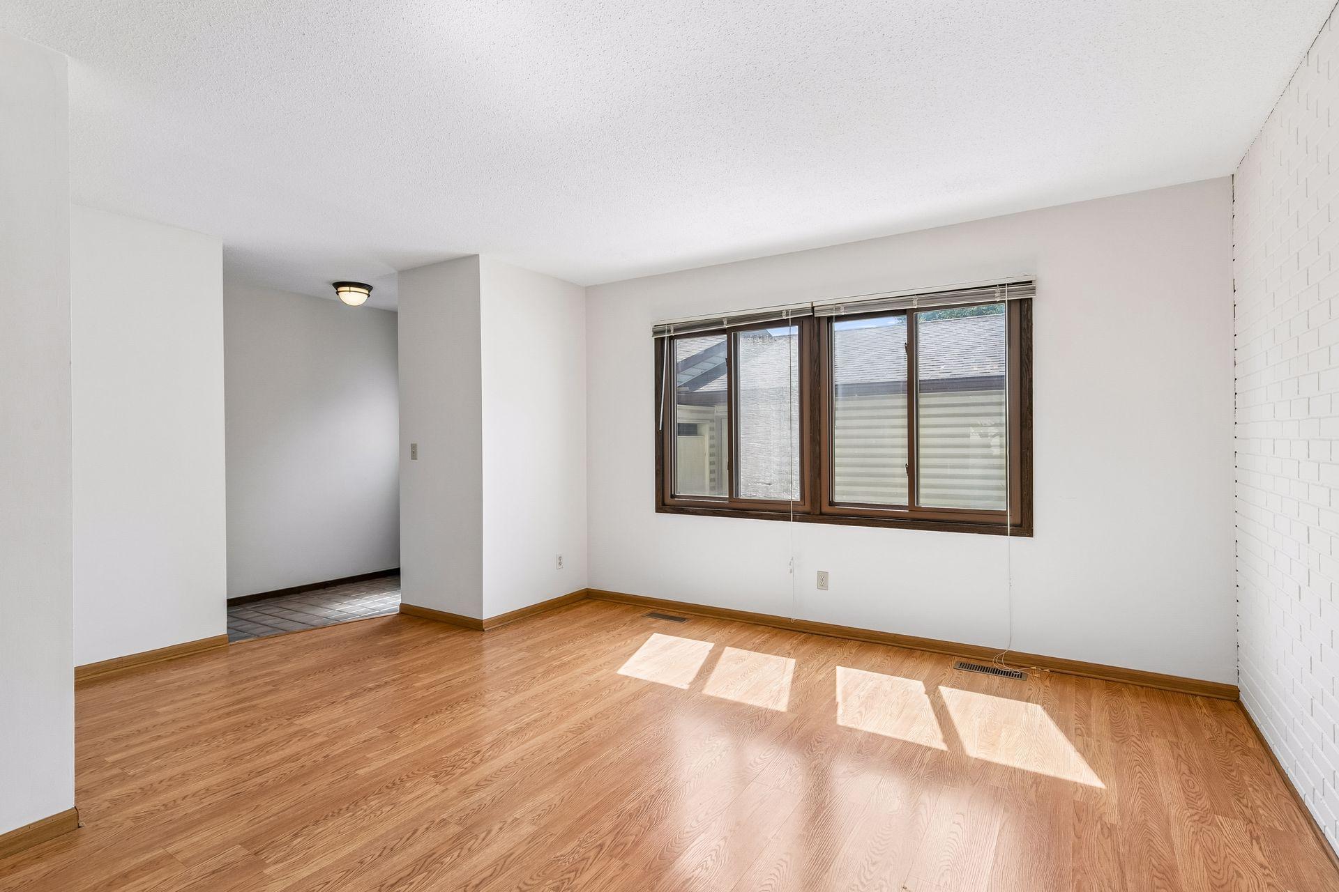 View of Residential at 13748 Heather Hills Drive, Burnsville MN 55337, Burnsville (11 of 23) - Mike Wilen | Minnesota Team Real Estate