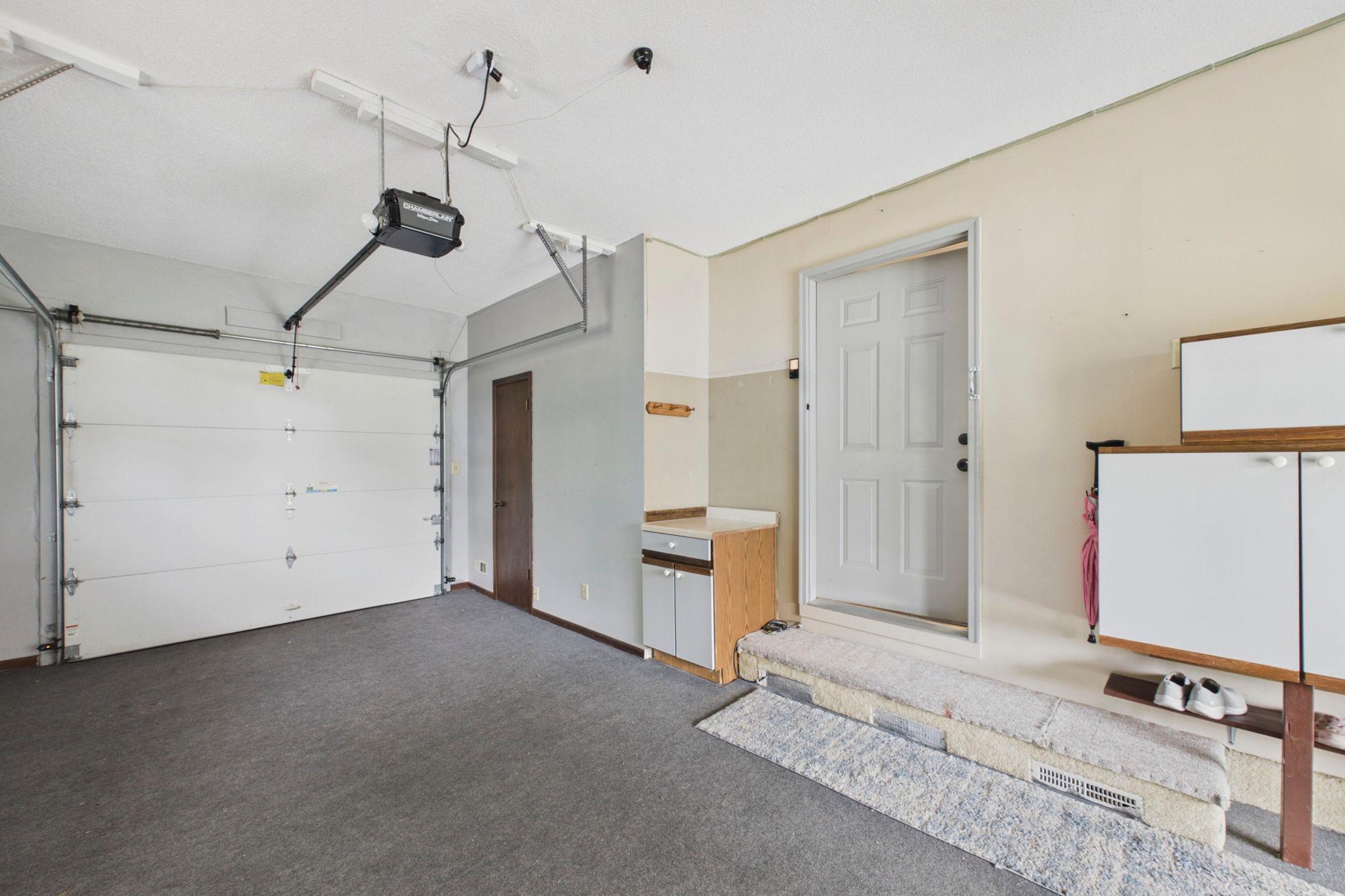 View of Residential at 6720 175th Avenue, Eden Prairie MN 55346, Eden Prairie (13 of 21) - Mike Wilen | Minnesota Team Real Estate