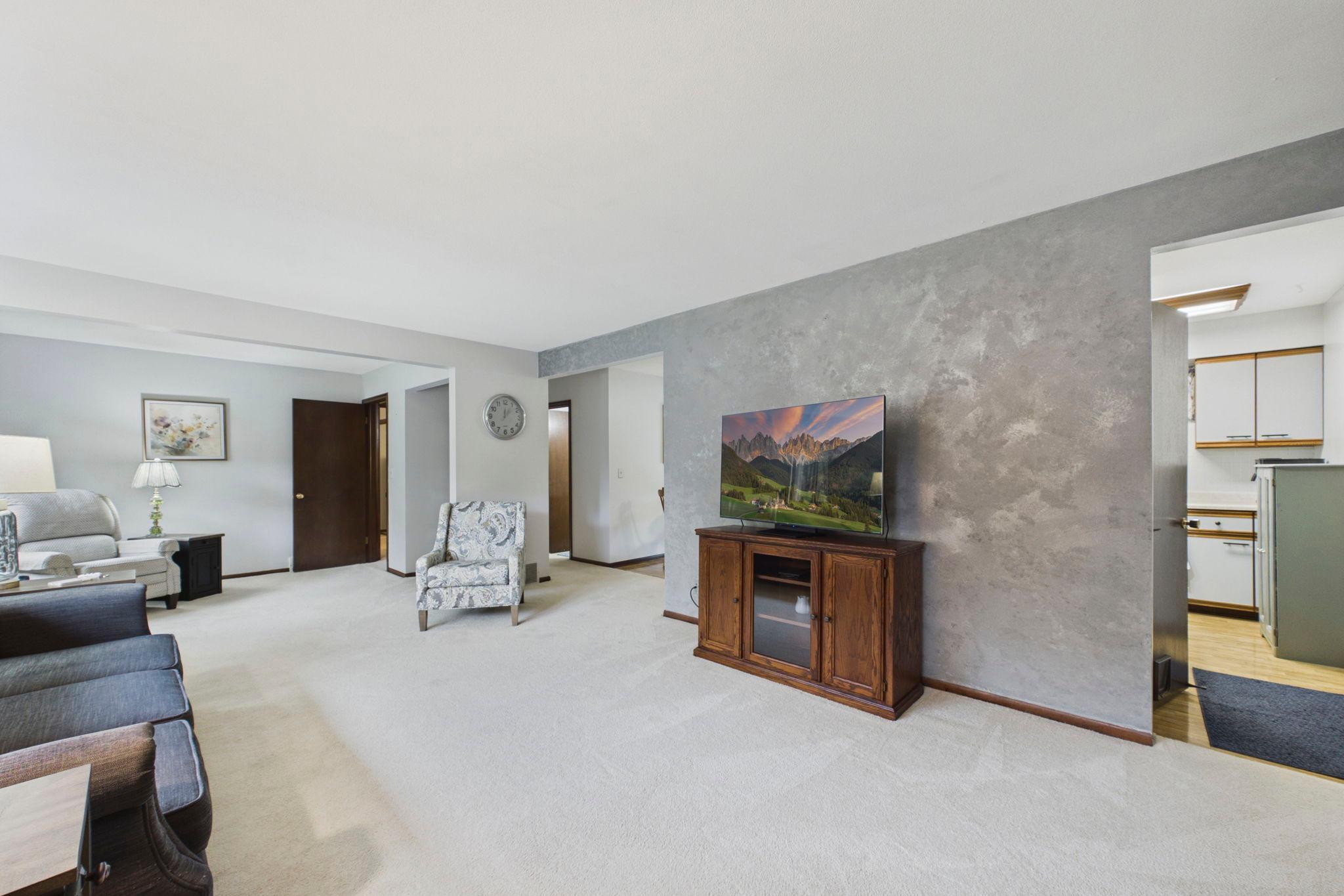 View of Residential at 6720 175th Avenue, Eden Prairie MN 55346, Eden Prairie (5 of 21) - Mike Wilen | Minnesota Team Real Estate
