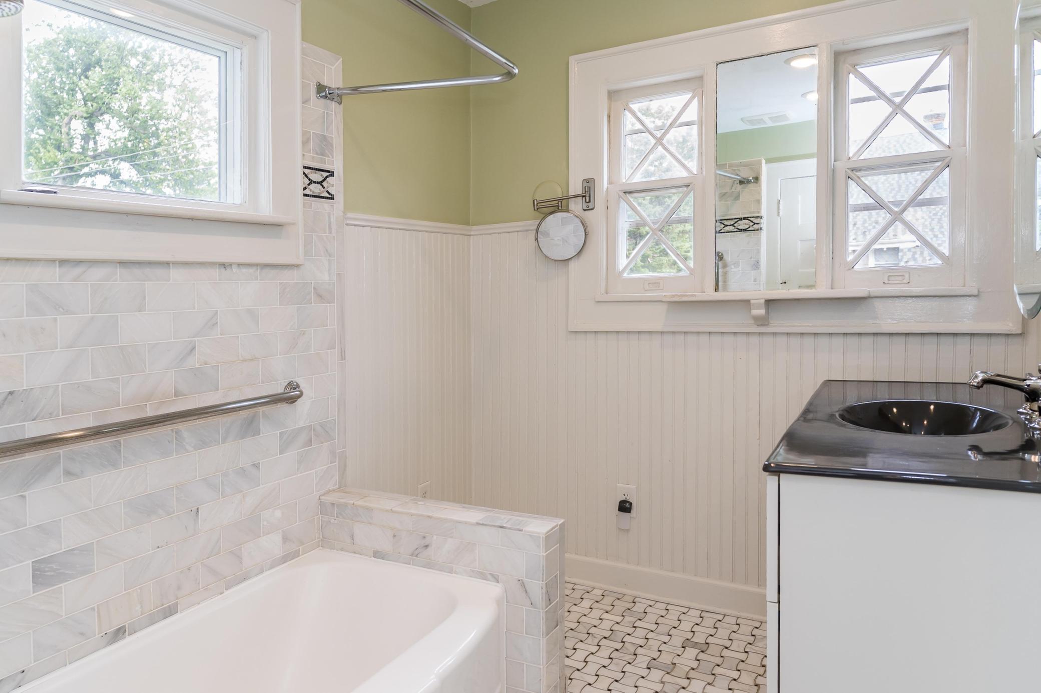 View of Residential at 2500 Humboldt Avenue, Minneapolis MN 55405, Minneapolis (31 of 55) - Mike Wilen | Minnesota Team Real Estate