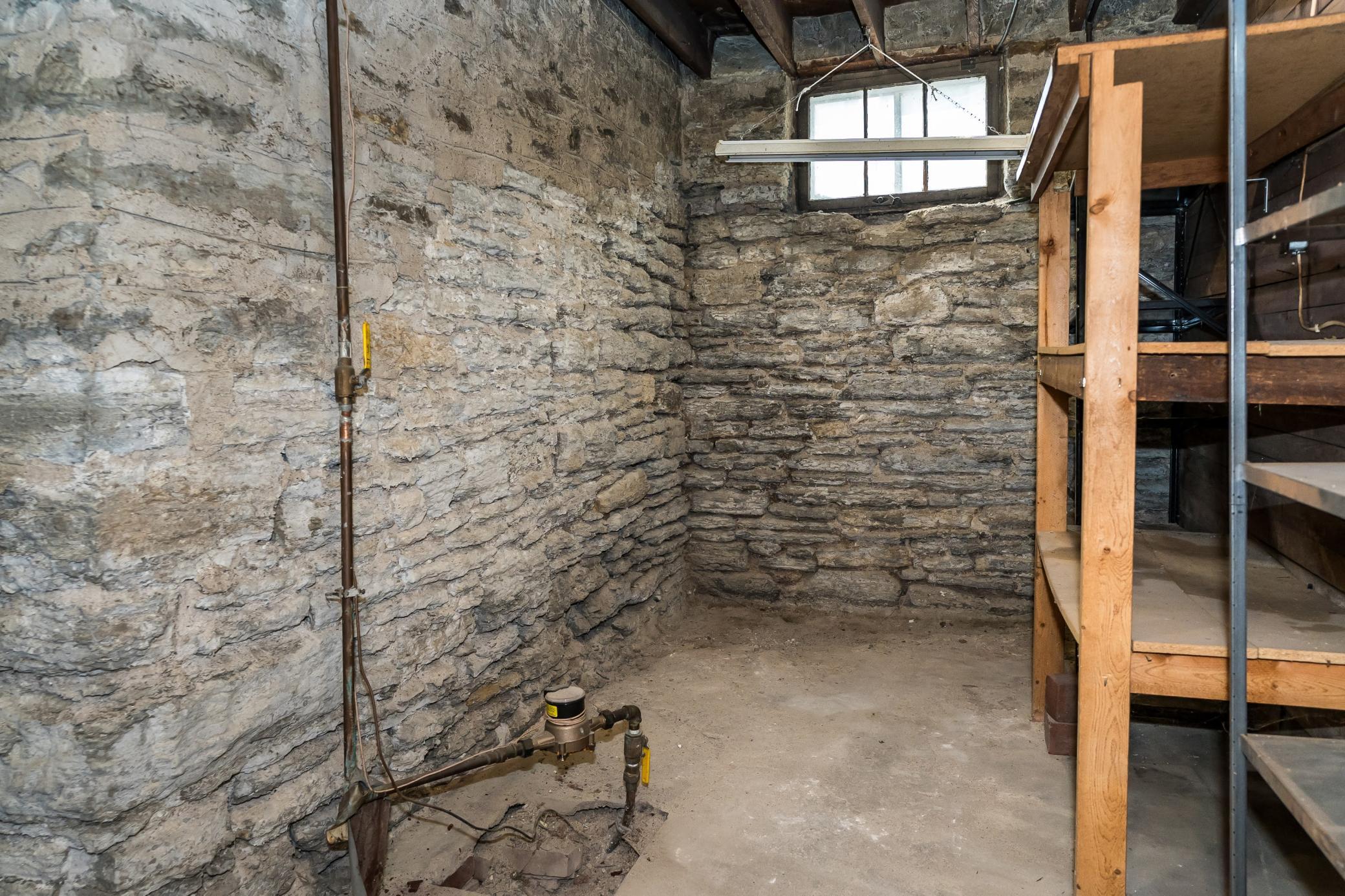 View of Residential at 2500 Humboldt Avenue, Minneapolis MN 55405, Minneapolis (41 of 55) - Mike Wilen | Minnesota Team Real Estate