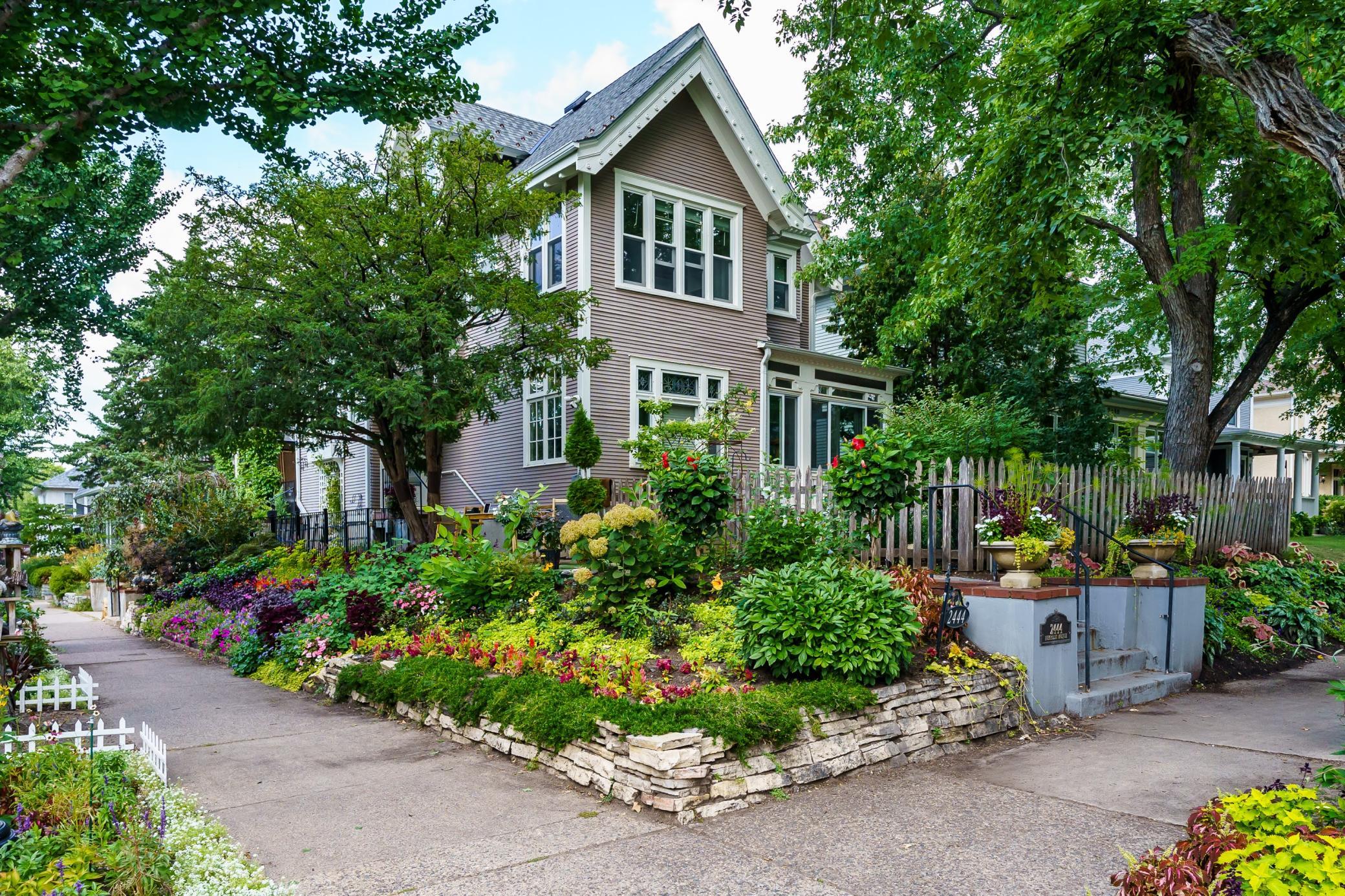 View of Residential at 2500 Humboldt Avenue, Minneapolis MN 55405, Minneapolis (50 of 55) - Mike Wilen | Minnesota Team Real Estate
