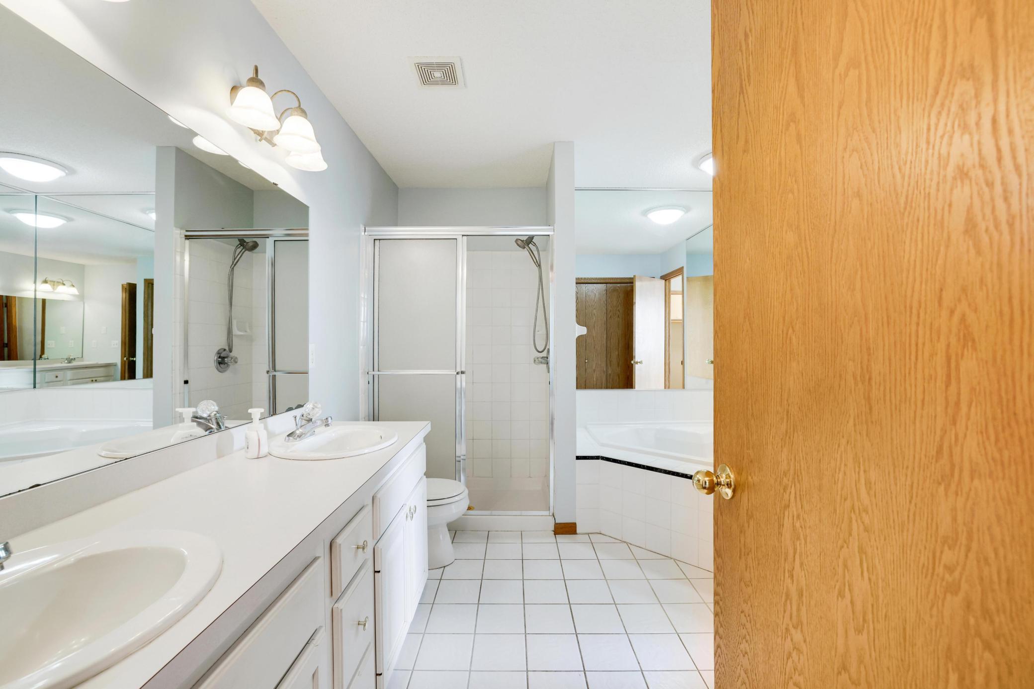 View of Residential at 6159 Creek Line Drive, Minnetonka MN 55345, Minnetonka (20 of 45) - Mike Wilen | Minnesota Team Real Estate
