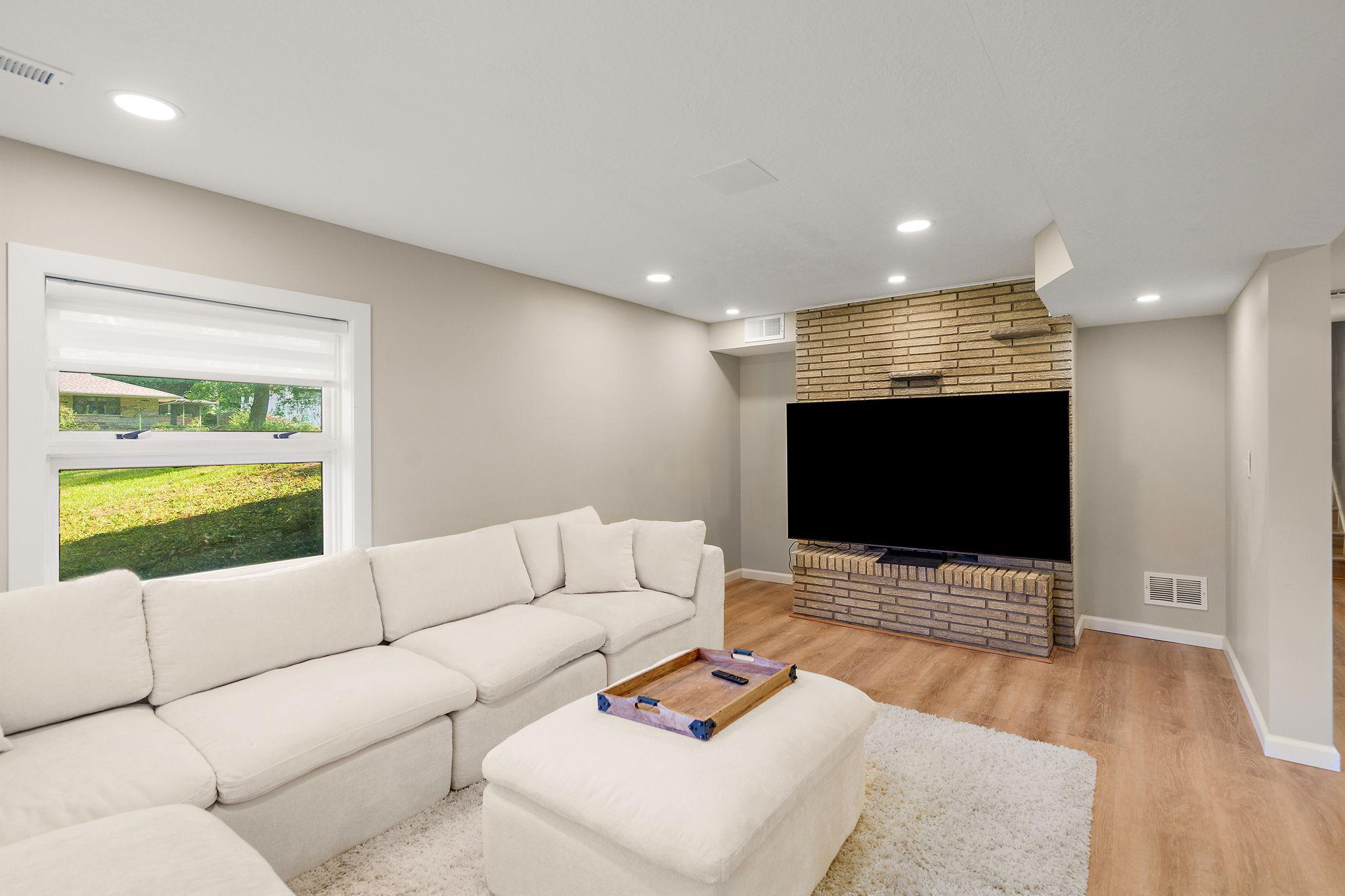 View of Residential at 1351 Hillcrest Drive, Fridley MN 55432, Fridley (20 of 43) - Mike Wilen | Minnesota Team Real Estate