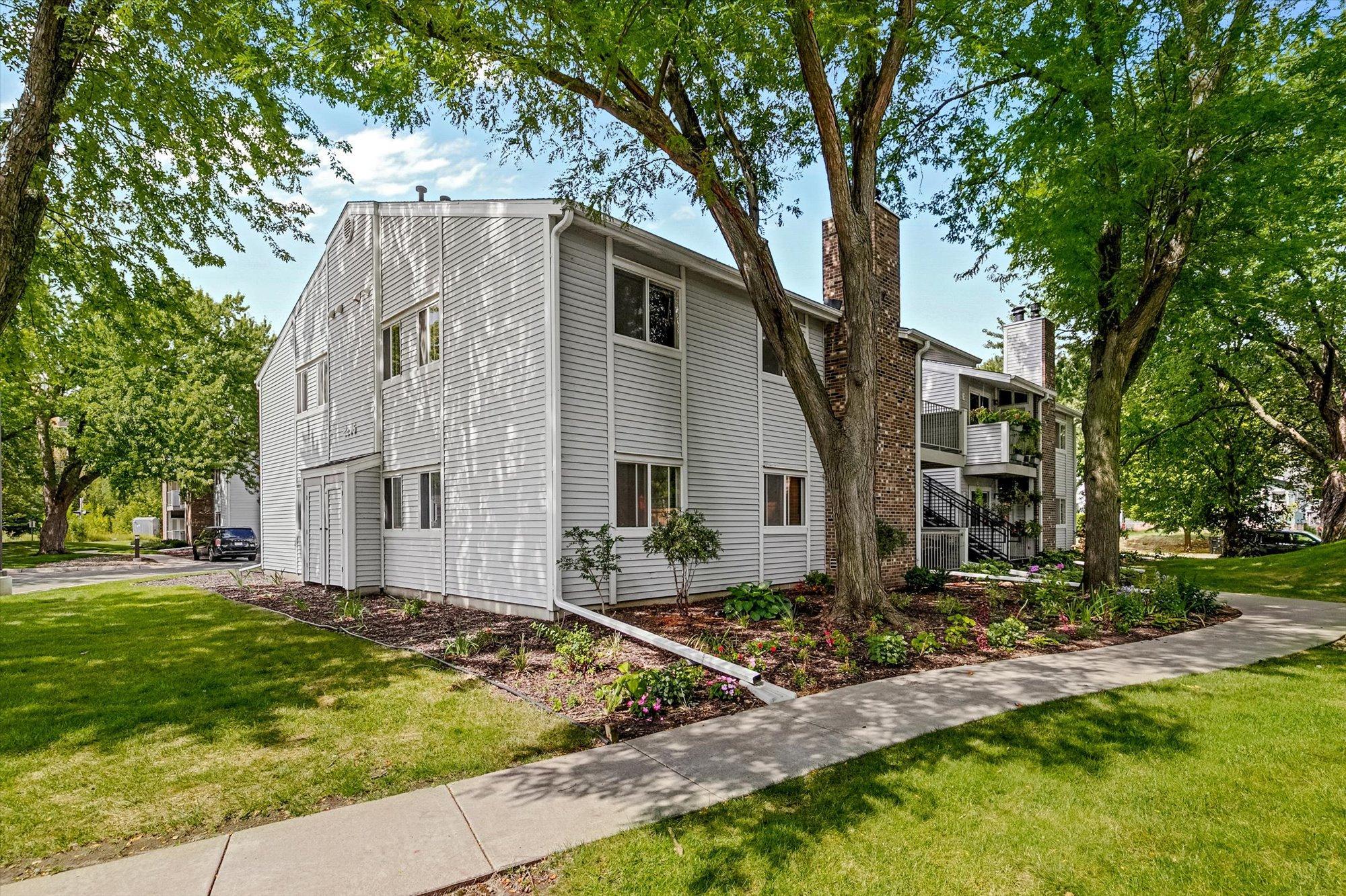 View of Residential at 2296 Benson Avenue #G, Saint Paul MN 55116, Saint Paul (25 of 26) - Mike Wilen | Minnesota Team Real Estate