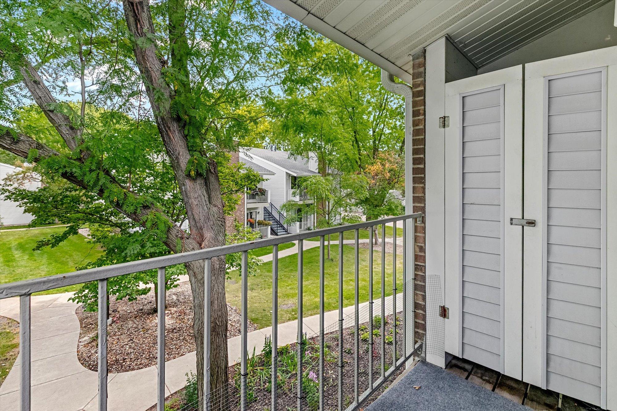 View of Residential at 2296 Benson Avenue #G, Saint Paul MN 55116, Saint Paul (21 of 26) - Mike Wilen | Minnesota Team Real Estate