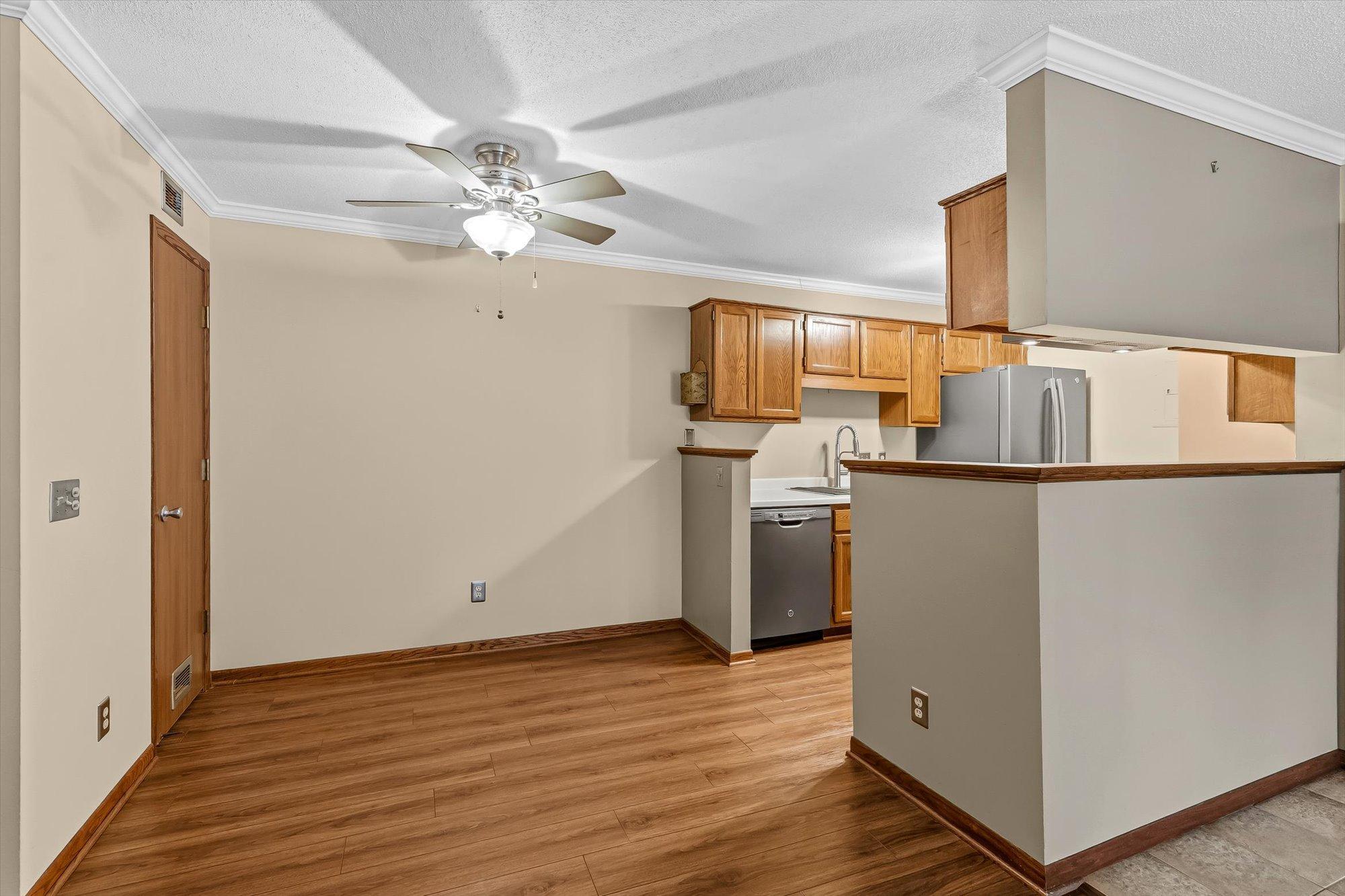 View of Residential at 2296 Benson Avenue #G, Saint Paul MN 55116, Saint Paul (7 of 26) - Mike Wilen | Minnesota Team Real Estate