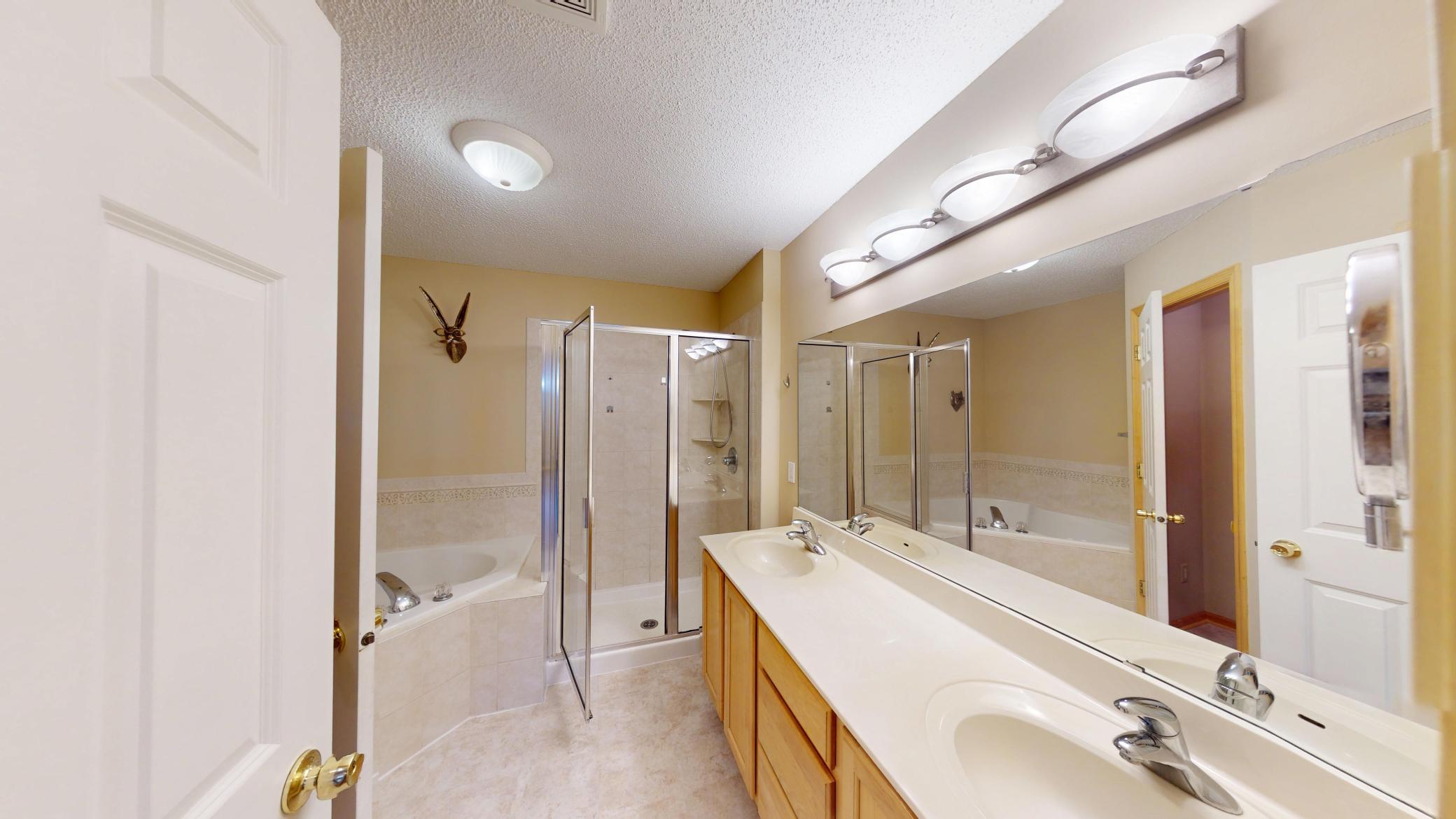 View of Residential at 915 Kimberly Lane, Chanhassen MN 55317, Chanhassen (27 of 52) - Mike Wilen | Minnesota Team Real Estate