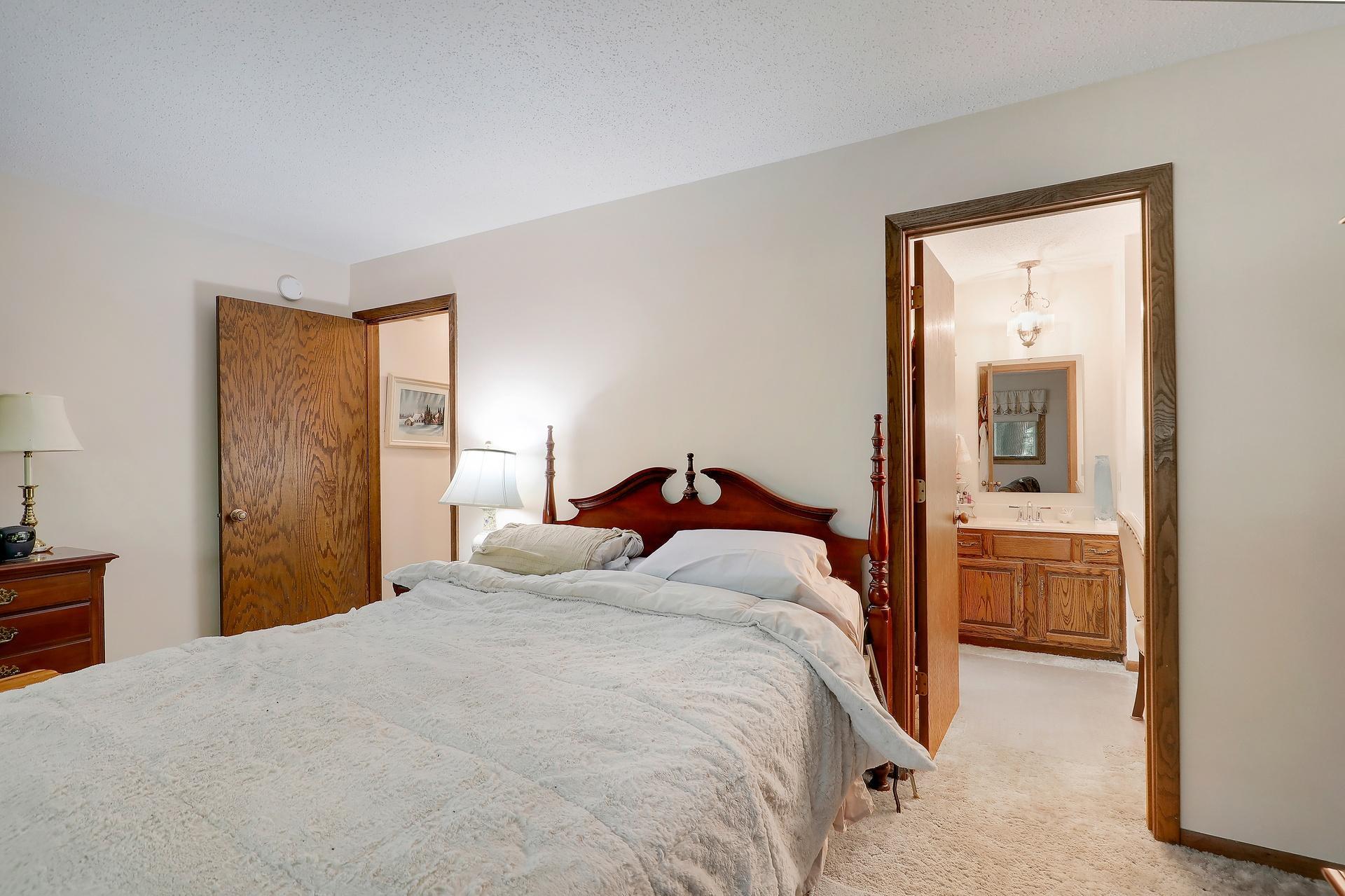 View of Residential at 9702 Utica Road, Bloomington MN 55437, Bloomington (28 of 72) - Mike Wilen | Minnesota Team Real Estate