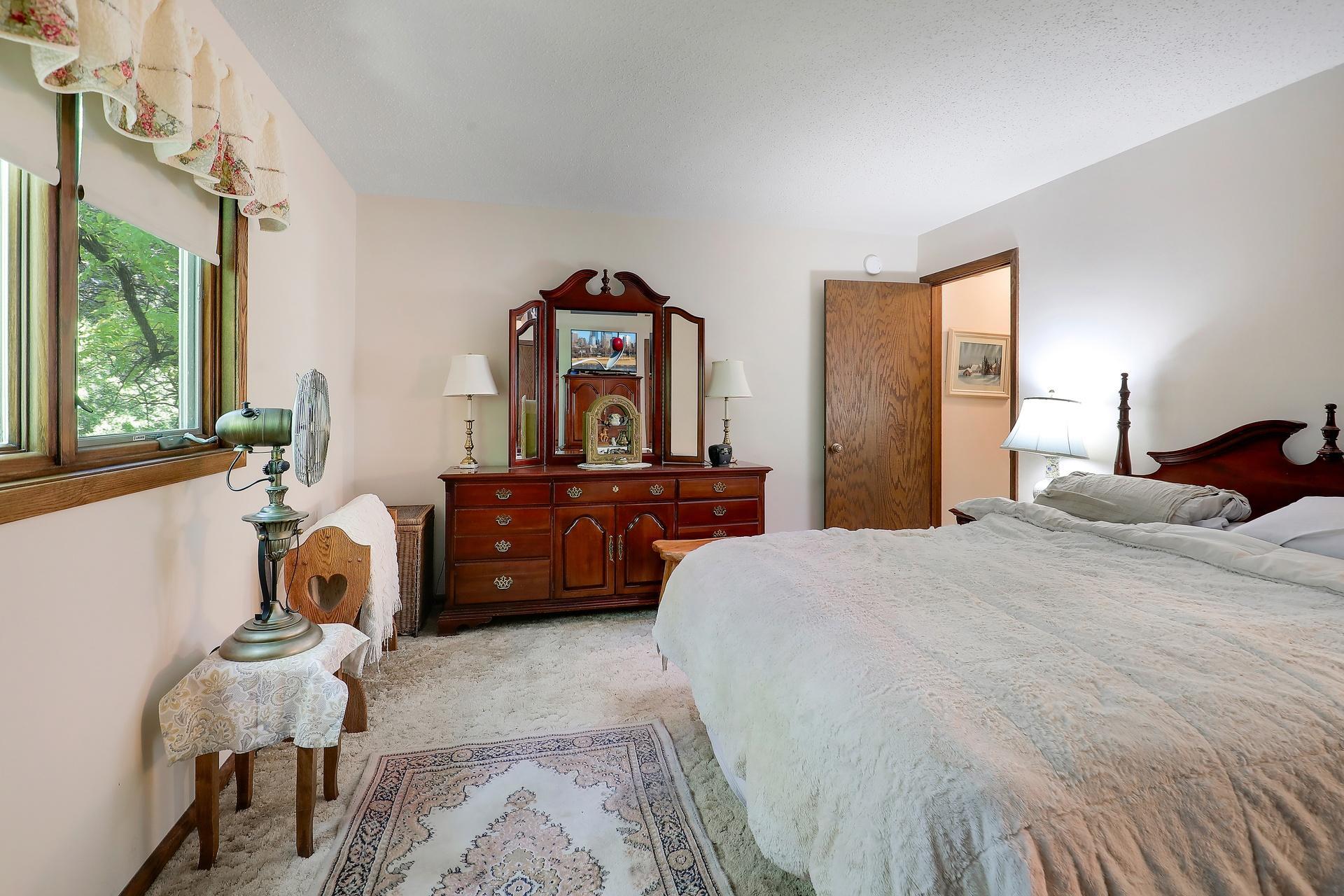View of Residential at 9702 Utica Road, Bloomington MN 55437, Bloomington (26 of 72) - Mike Wilen | Minnesota Team Real Estate