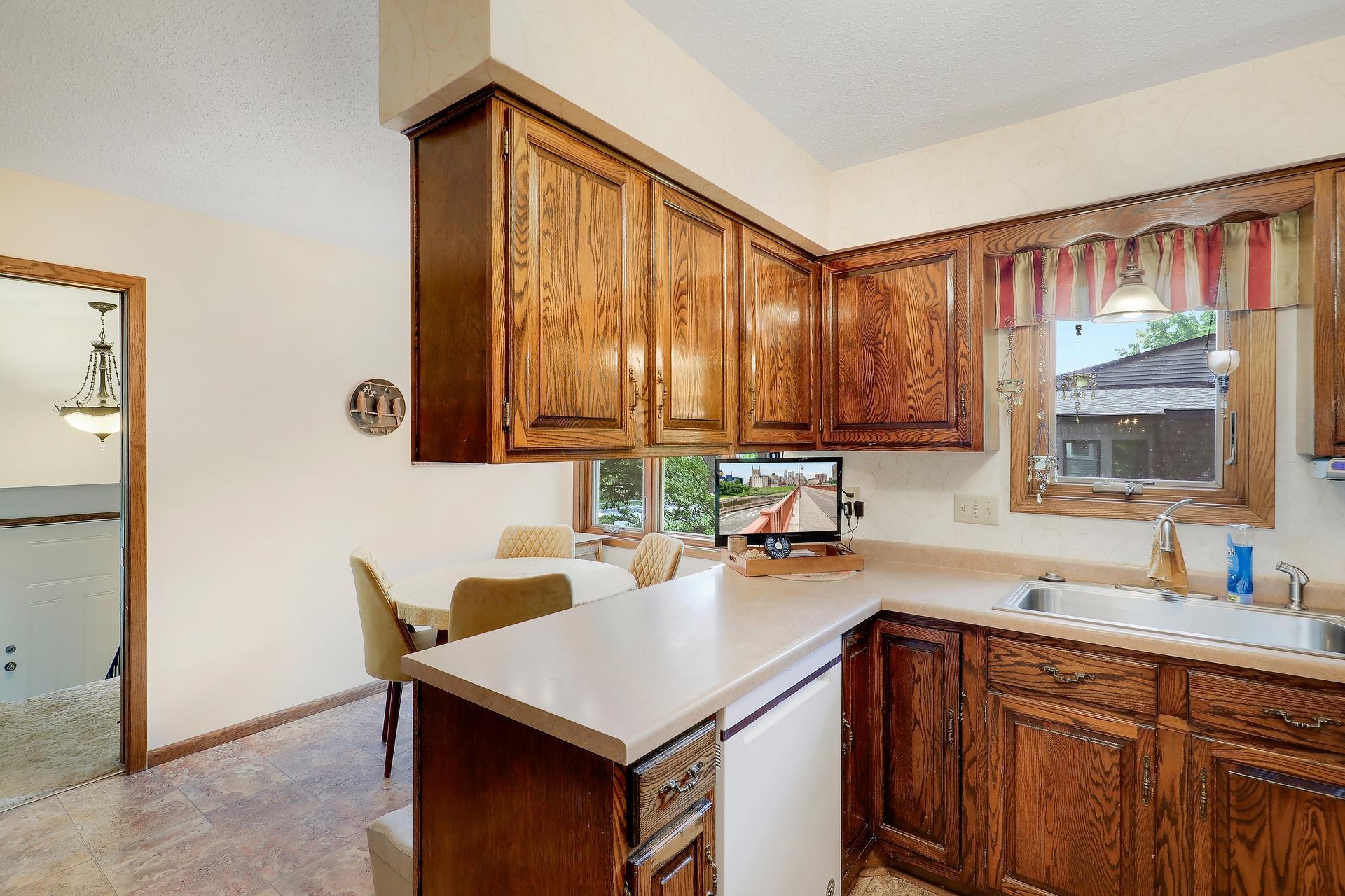 View of Residential at 9702 Utica Road, Bloomington MN 55437, Bloomington (19 of 72) - Mike Wilen | Minnesota Team Real Estate