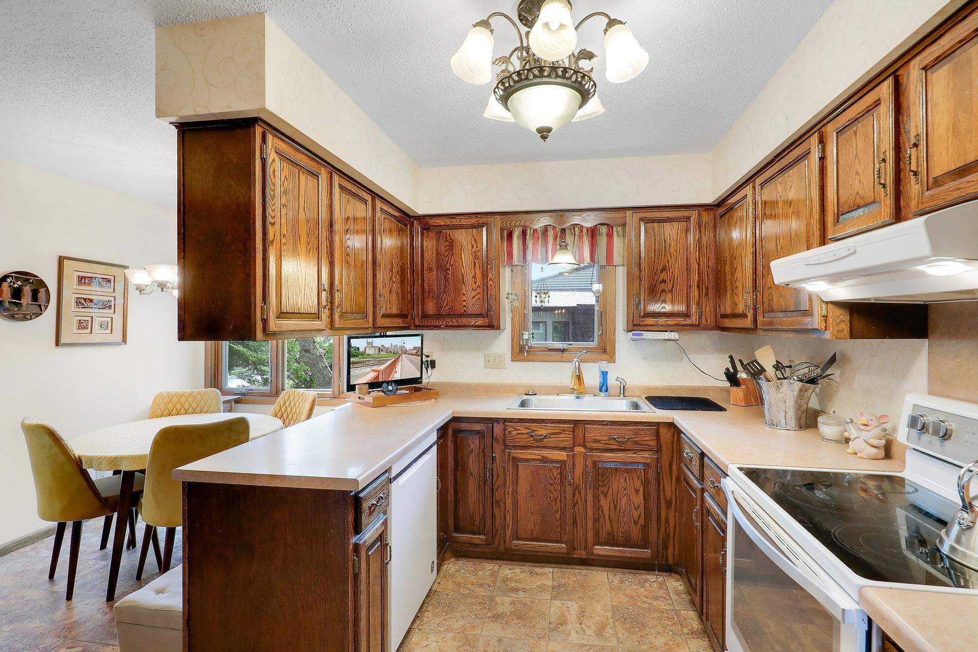 View of Residential at 9702 Utica Road, Bloomington MN 55437, Bloomington (17 of 72) - Mike Wilen | Minnesota Team Real Estate