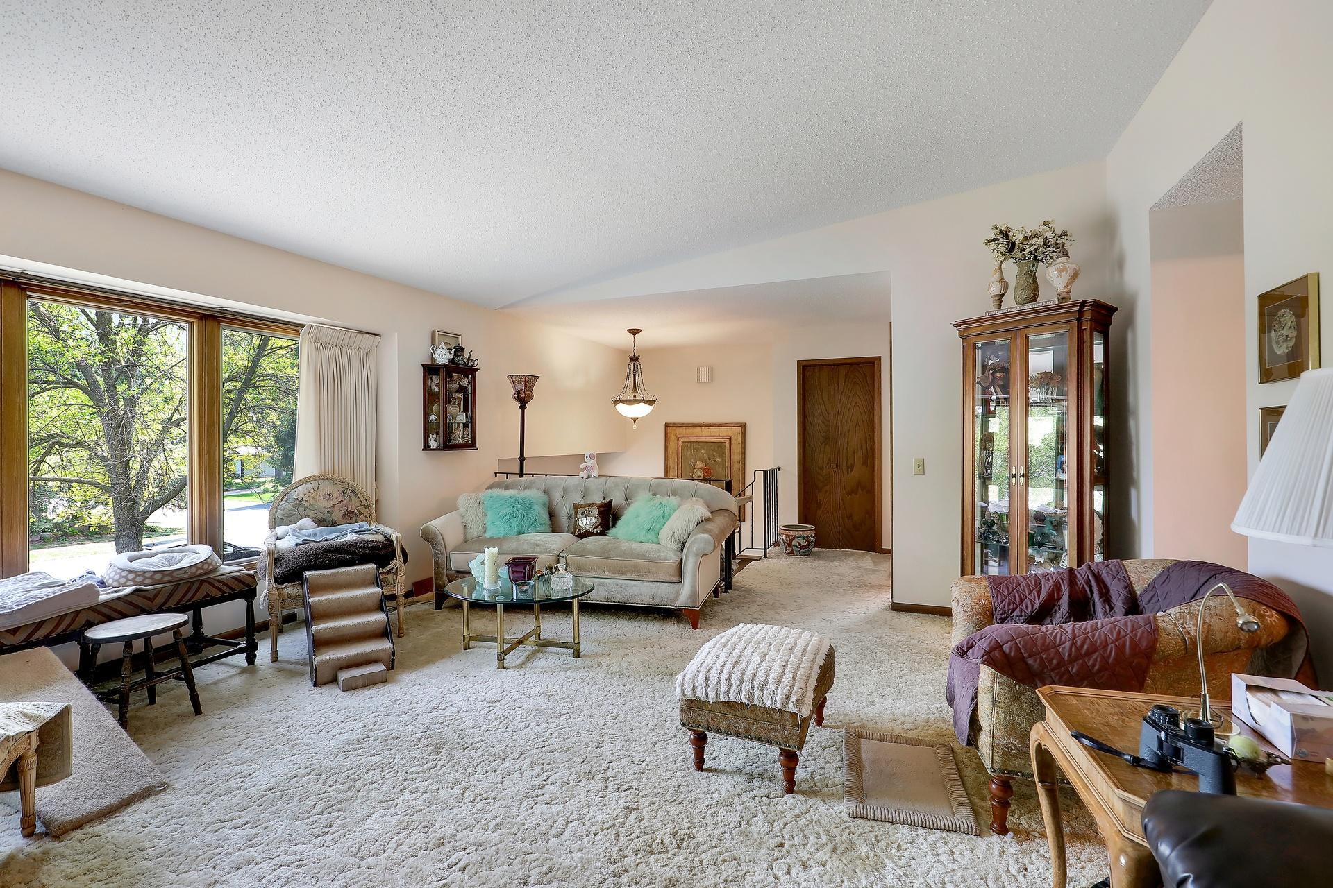 View of Residential at 9702 Utica Road, Bloomington MN 55437, Bloomington (10 of 72) - Mike Wilen | Minnesota Team Real Estate