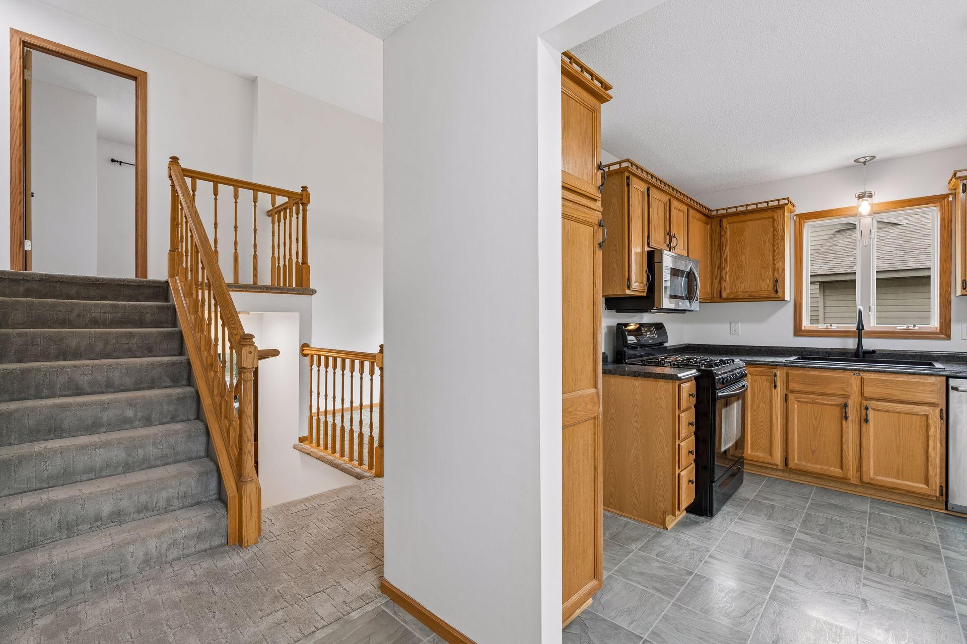 View of Residential at 4751 Heather Ridge Road, Oakdale MN 55128, Oakdale (13 of 40) - Mike Wilen | Minnesota Team Real Estate