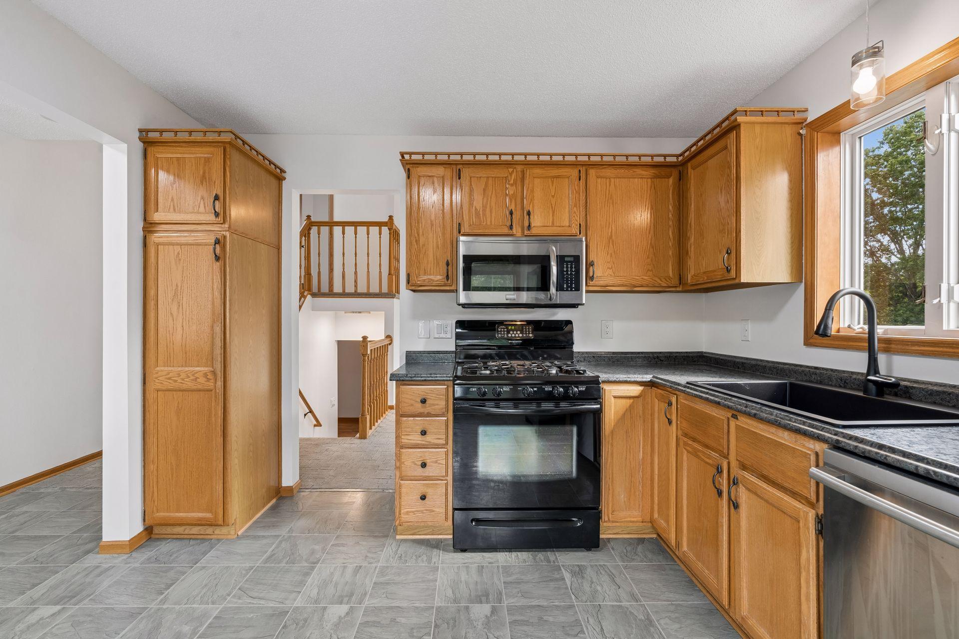 View of Residential at 4751 Heather Ridge Road, Oakdale MN 55128, Oakdale (12 of 40) - Mike Wilen | Minnesota Team Real Estate