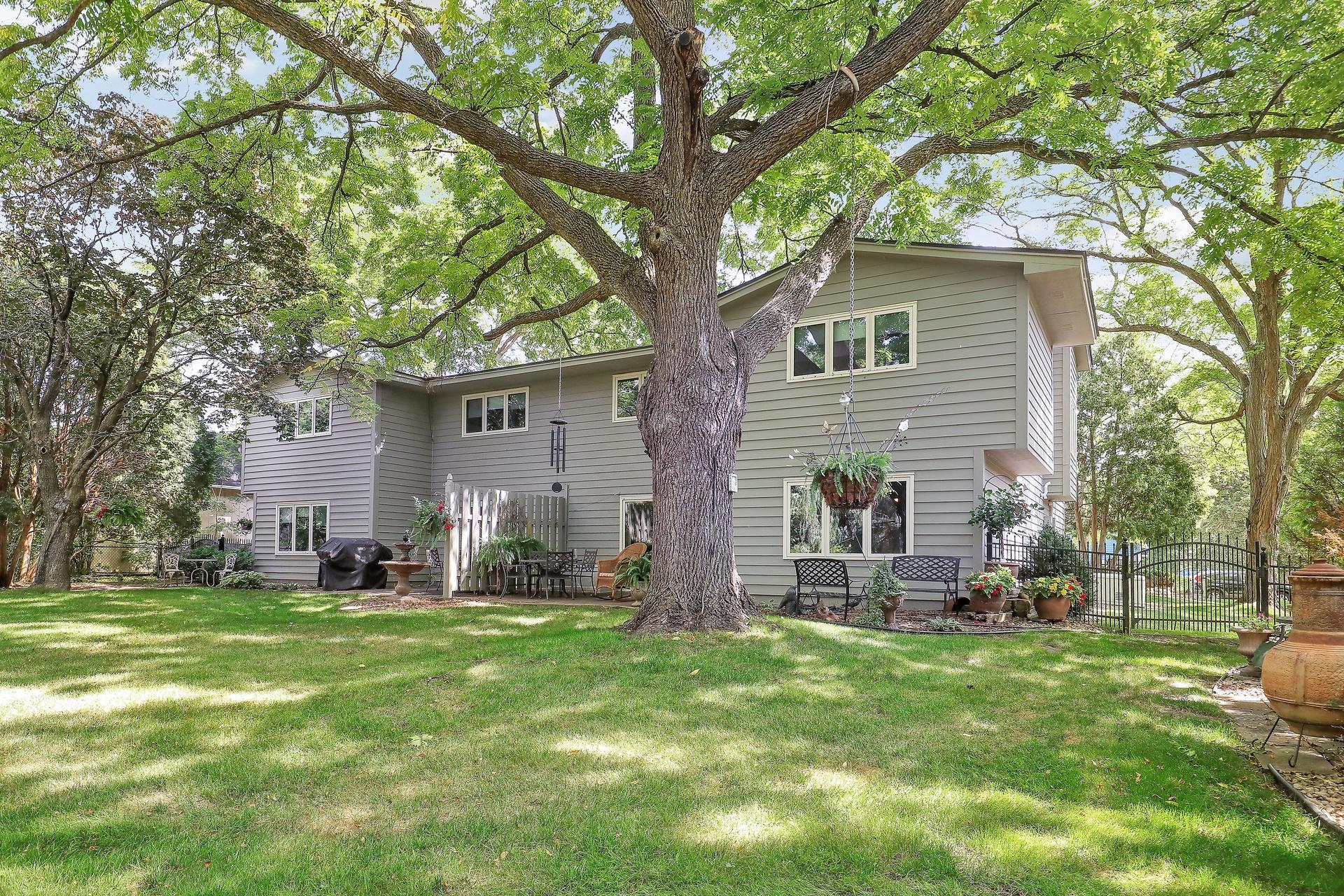 View of Residential at 9700 Utica Road, Bloomington MN 55437, Bloomington (8 of 25) - Mike Wilen | Minnesota Team Real Estate