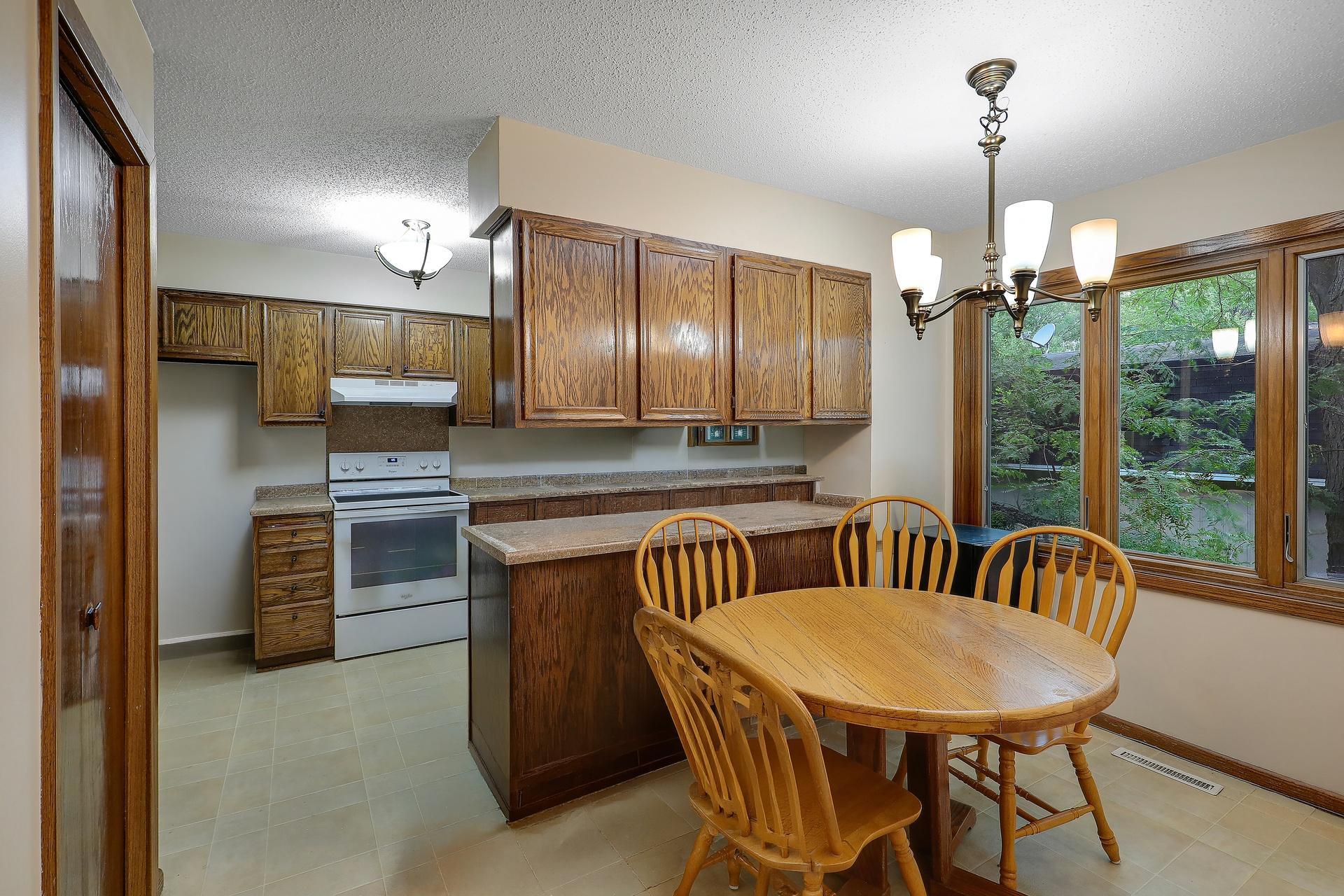 View of Residential at 9700 Utica Road, Bloomington MN 55437, Bloomington (36 of 44) - Mike Wilen | Minnesota Team Real Estate