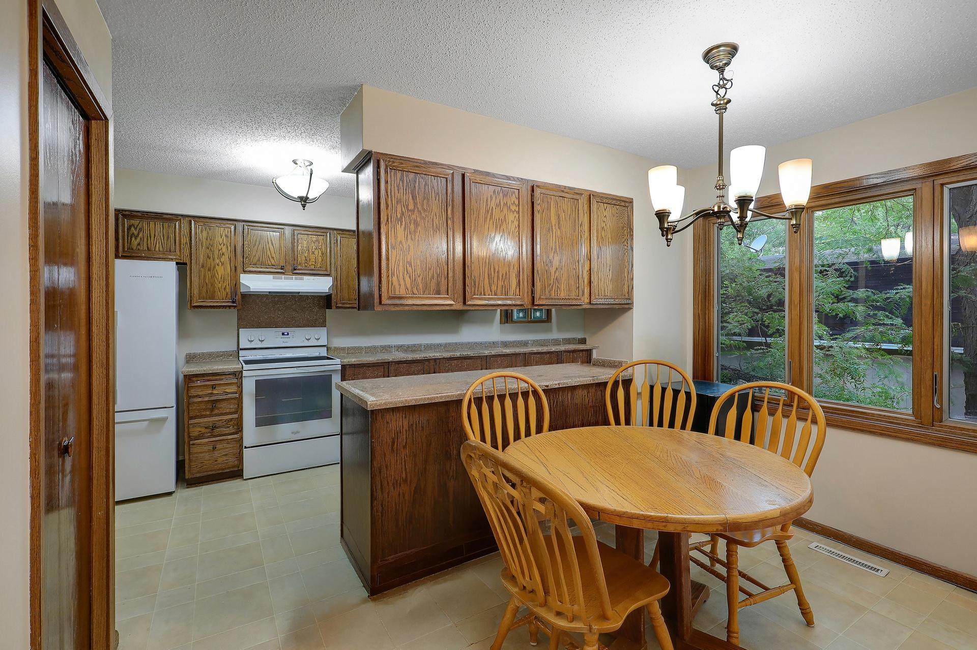 View of Residential at 9700 Utica Road, Bloomington MN 55437, Bloomington (31 of 40) - Mike Wilen | Minnesota Team Real Estate