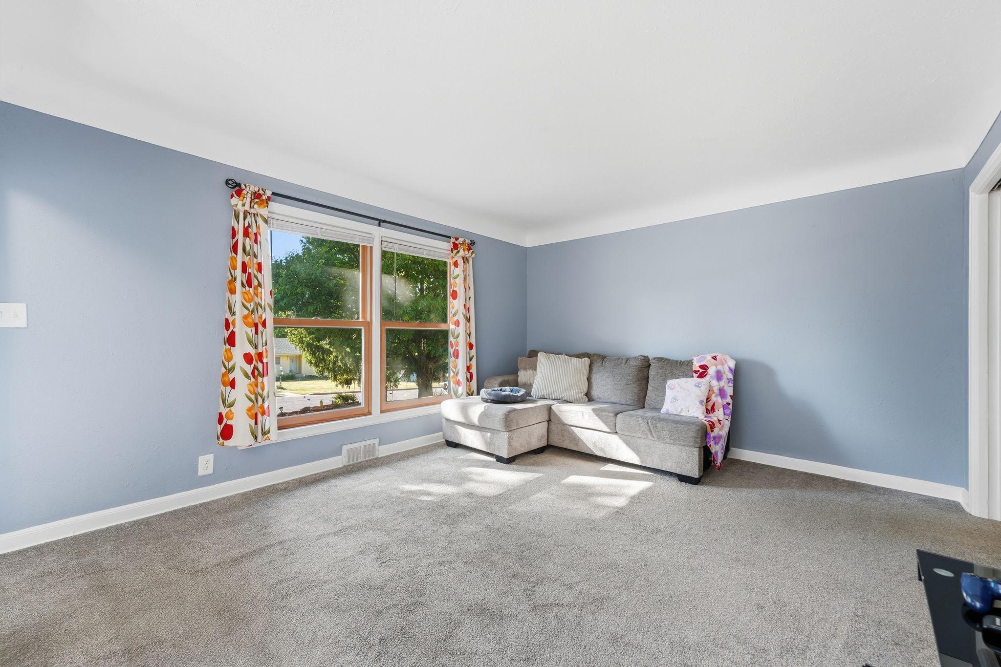 View of Residential at 1796 Kennard Street, Maplewood MN 55109, Maplewood (30 of 33) - Mike Wilen | Minnesota Team Real Estate
