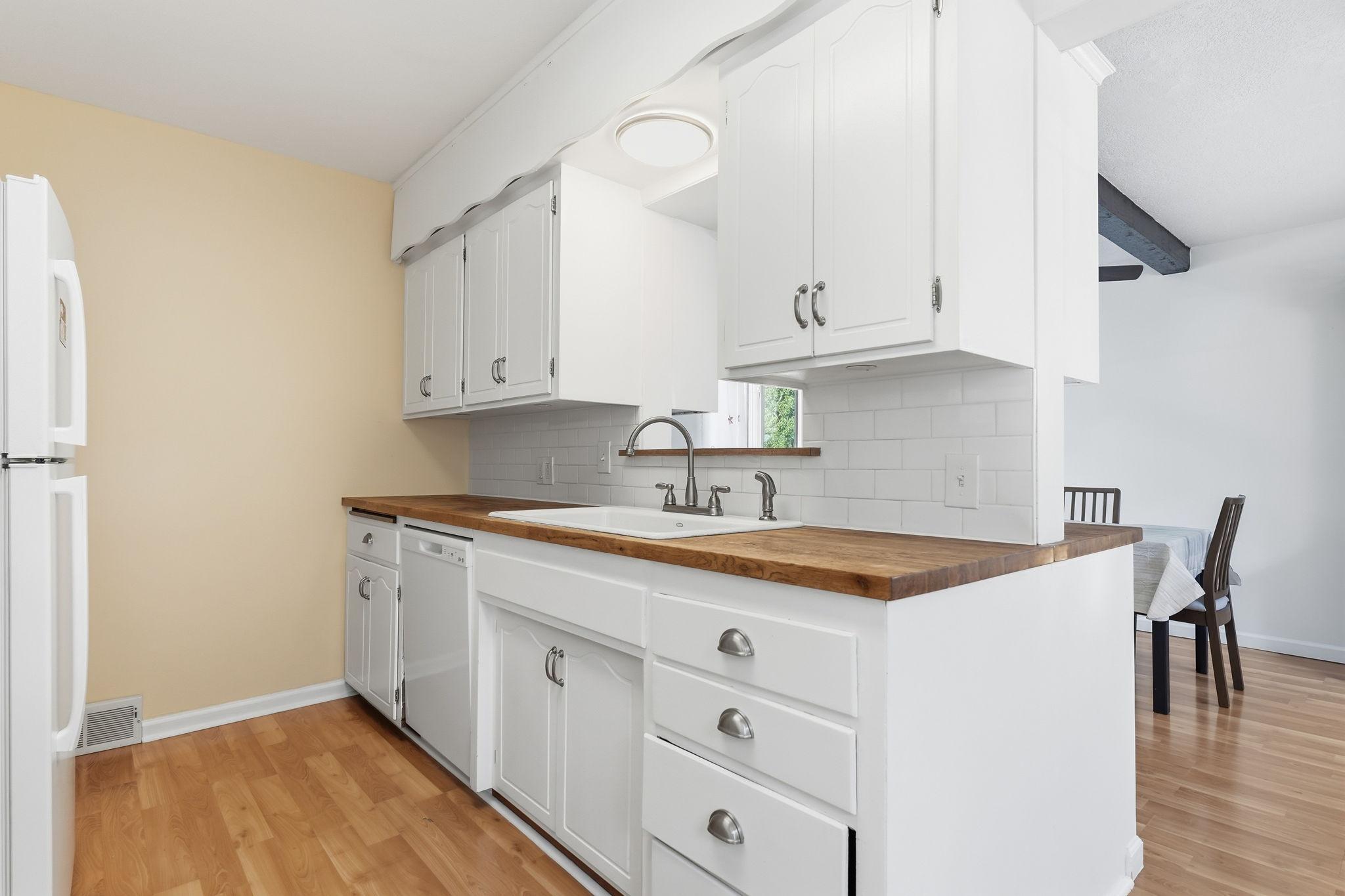 View of Residential at 1796 Kennard Street, Maplewood MN 55109, Maplewood (29 of 33) - Mike Wilen | Minnesota Team Real Estate