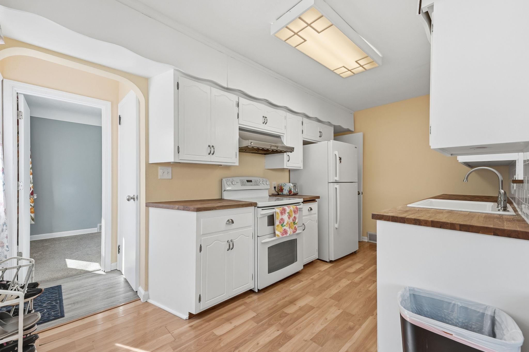 View of Residential at 1796 Kennard Street, Maplewood MN 55109, Maplewood (28 of 33) - Mike Wilen | Minnesota Team Real Estate
