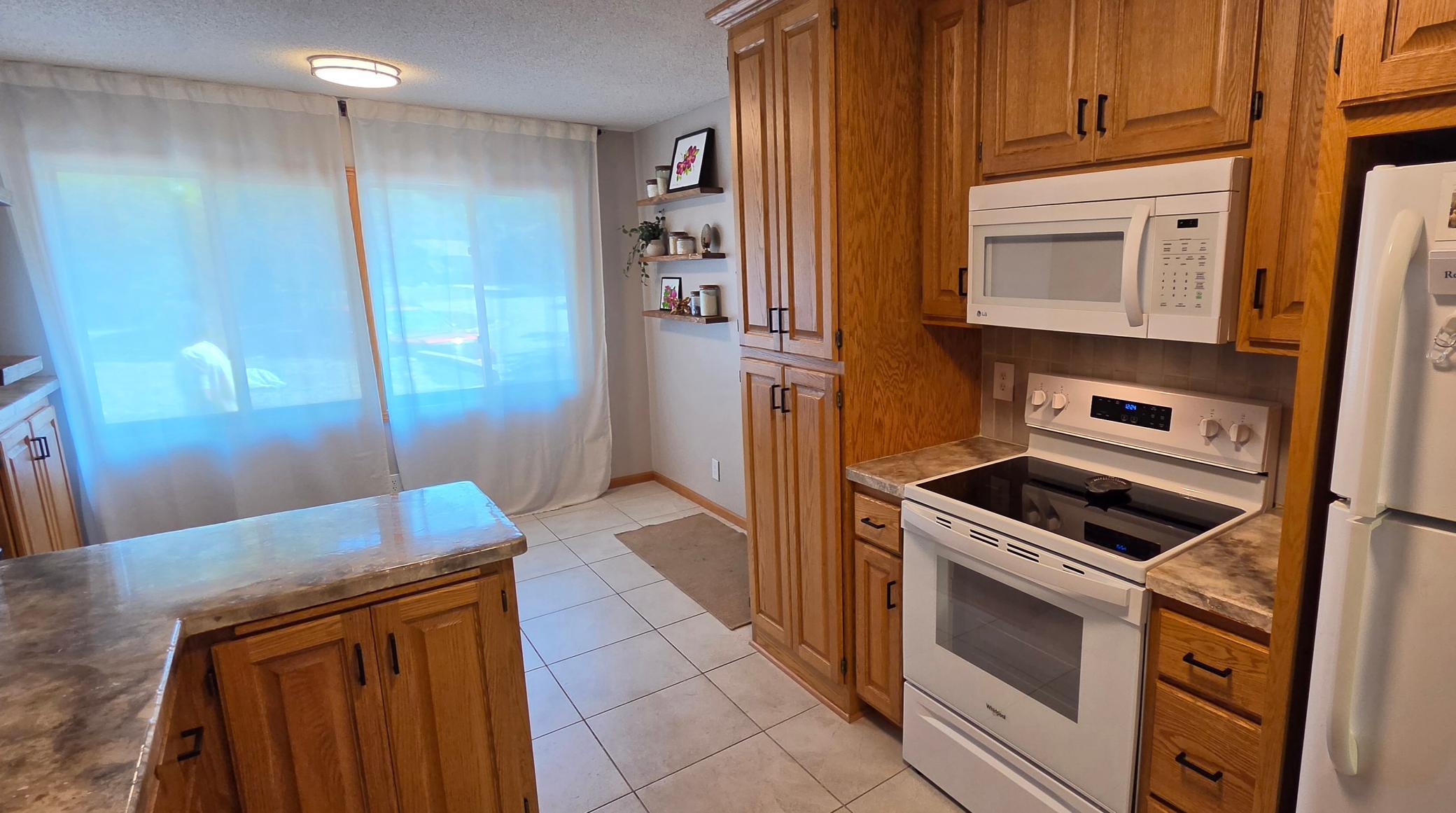 View of Residential at 12123 Red Oak Court, Burnsville MN 55337, Burnsville (17 of 29) - Mike Wilen | Minnesota Team Real Estate
