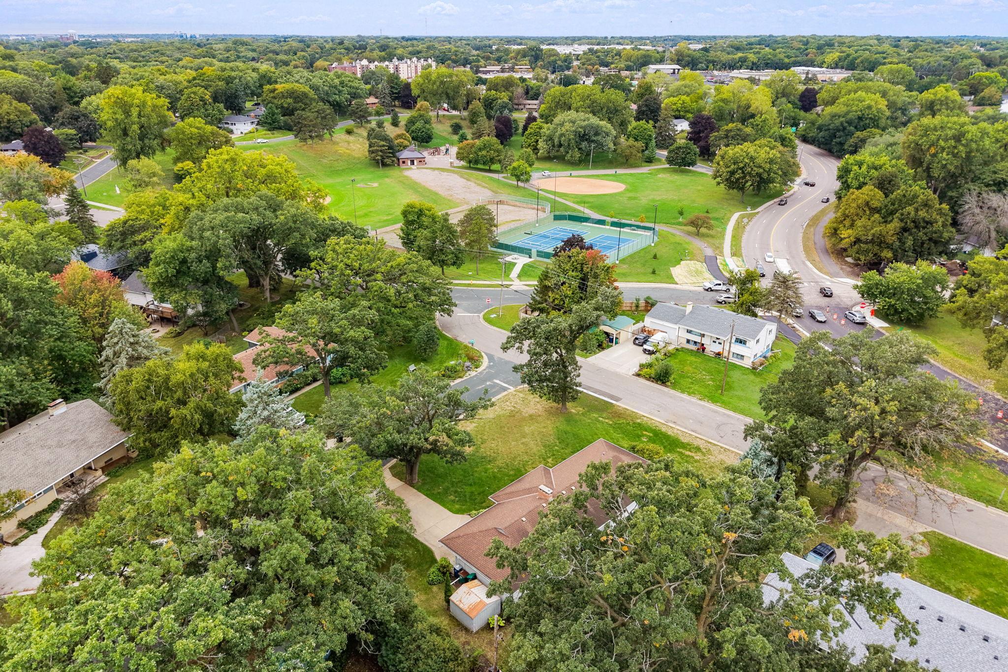 View of Residential at 5000 Frontenac Avenue, Golden Valley MN 55422, Golden Valley (55 of 60) - Mike Wilen | Minnesota Team Real Estate