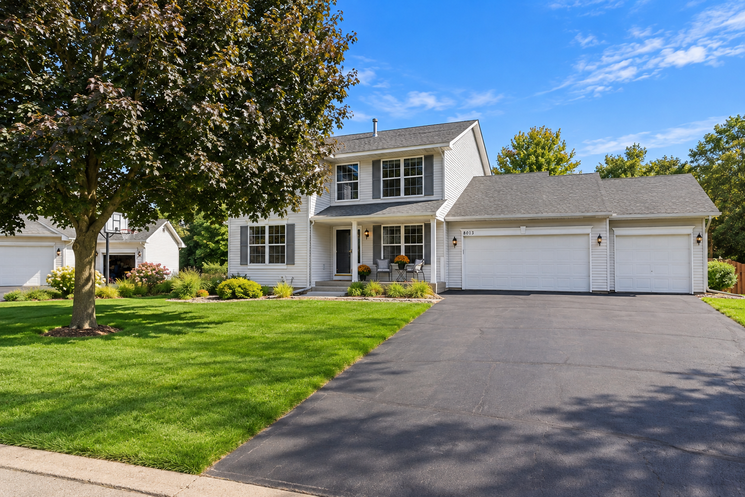 View of Residential at 8013 Greenbriar Court, Woodbury MN 55125, Woodbury (5 of 45) - Mike Wilen | Minnesota Team Real Estate