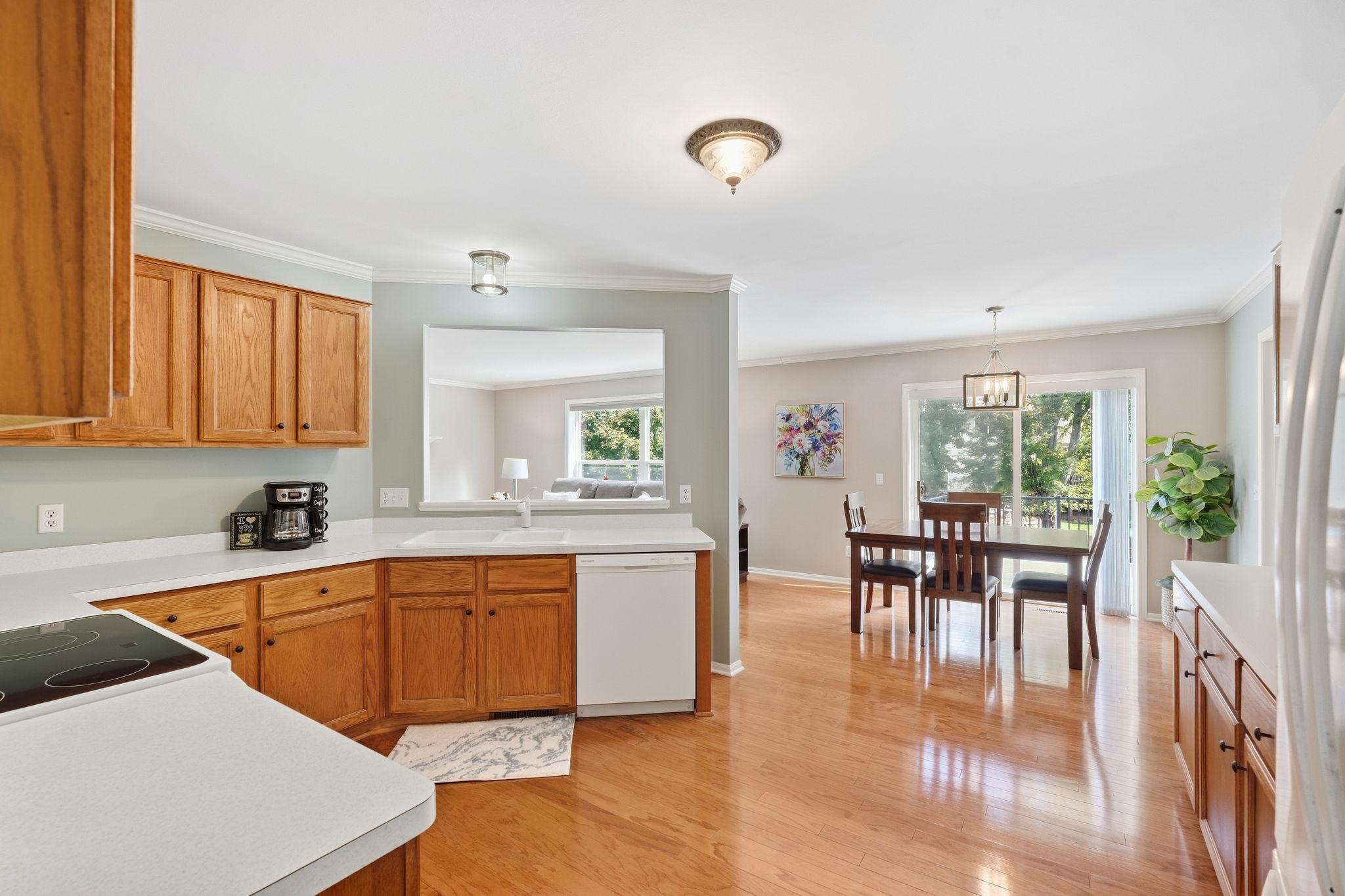 View of Residential at 8013 Greenbriar Court, Woodbury MN 55125, Woodbury (13 of 45) - Mike Wilen | Minnesota Team Real Estate