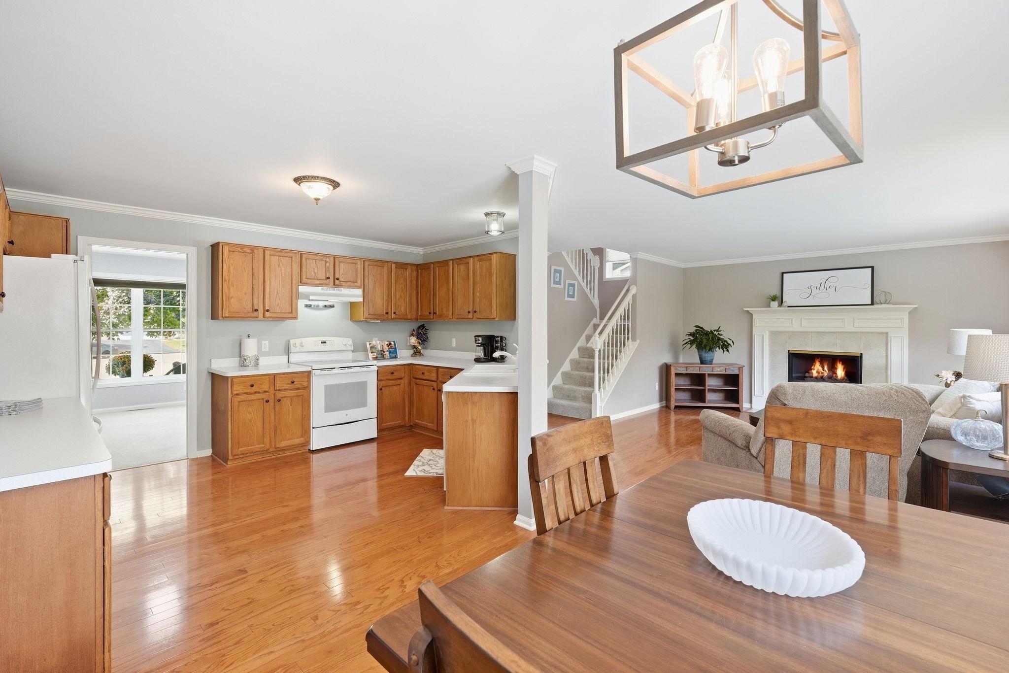 View of Residential at 8013 Greenbriar Court, Woodbury MN 55125, Woodbury (10 of 45) - Mike Wilen | Minnesota Team Real Estate