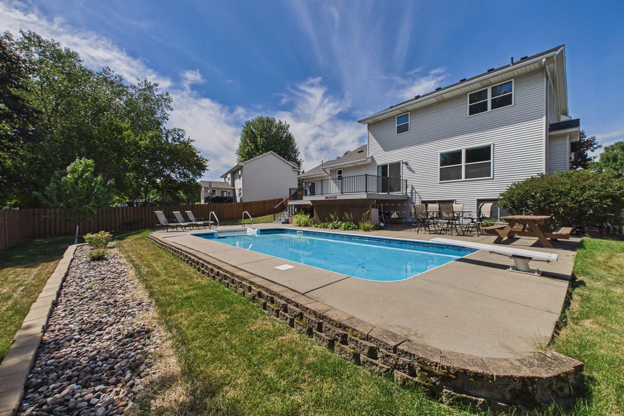 View of Residential at 8013 Greenbriar Court, Woodbury MN 55125, Woodbury (35 of 45) - Mike Wilen | Minnesota Team Real Estate