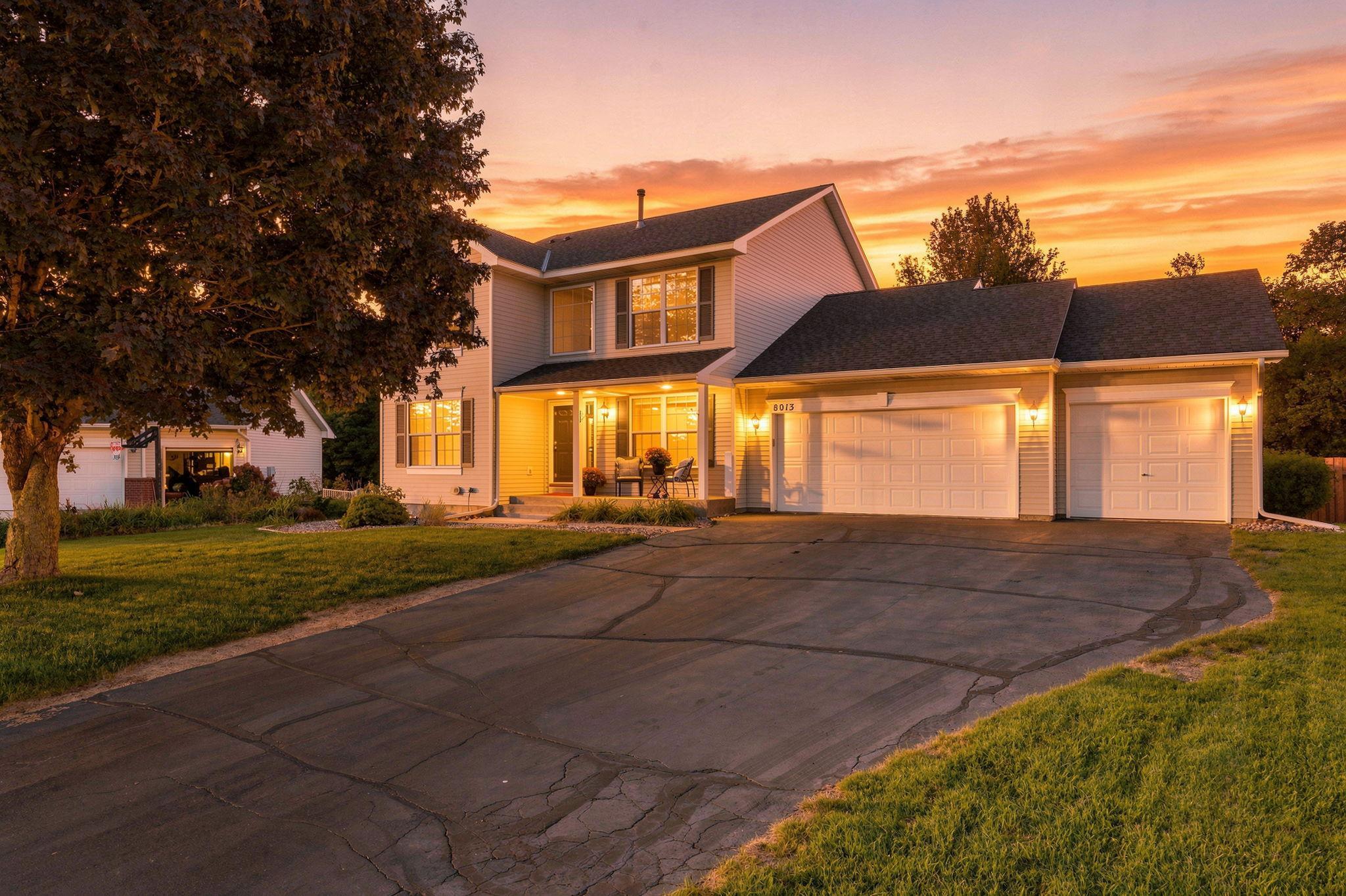 View of Residential at 8013 Greenbriar Court, Woodbury MN 55125, Woodbury (41 of 45) - Mike Wilen | Minnesota Team Real Estate