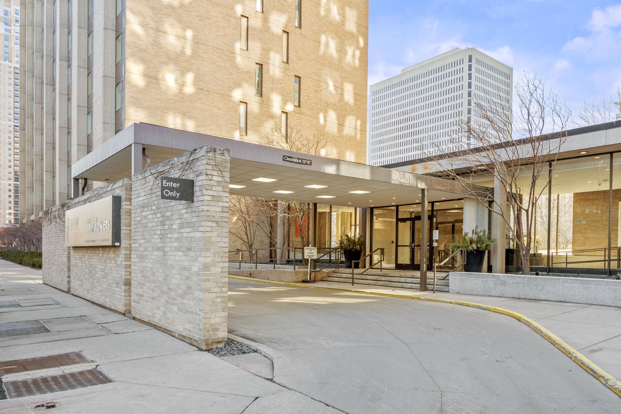 View of Residential at 15 1st Street #A1505, Minneapolis MN 55401, Minneapolis (21 of 26) - Mike Wilen | Minnesota Team Real Estate