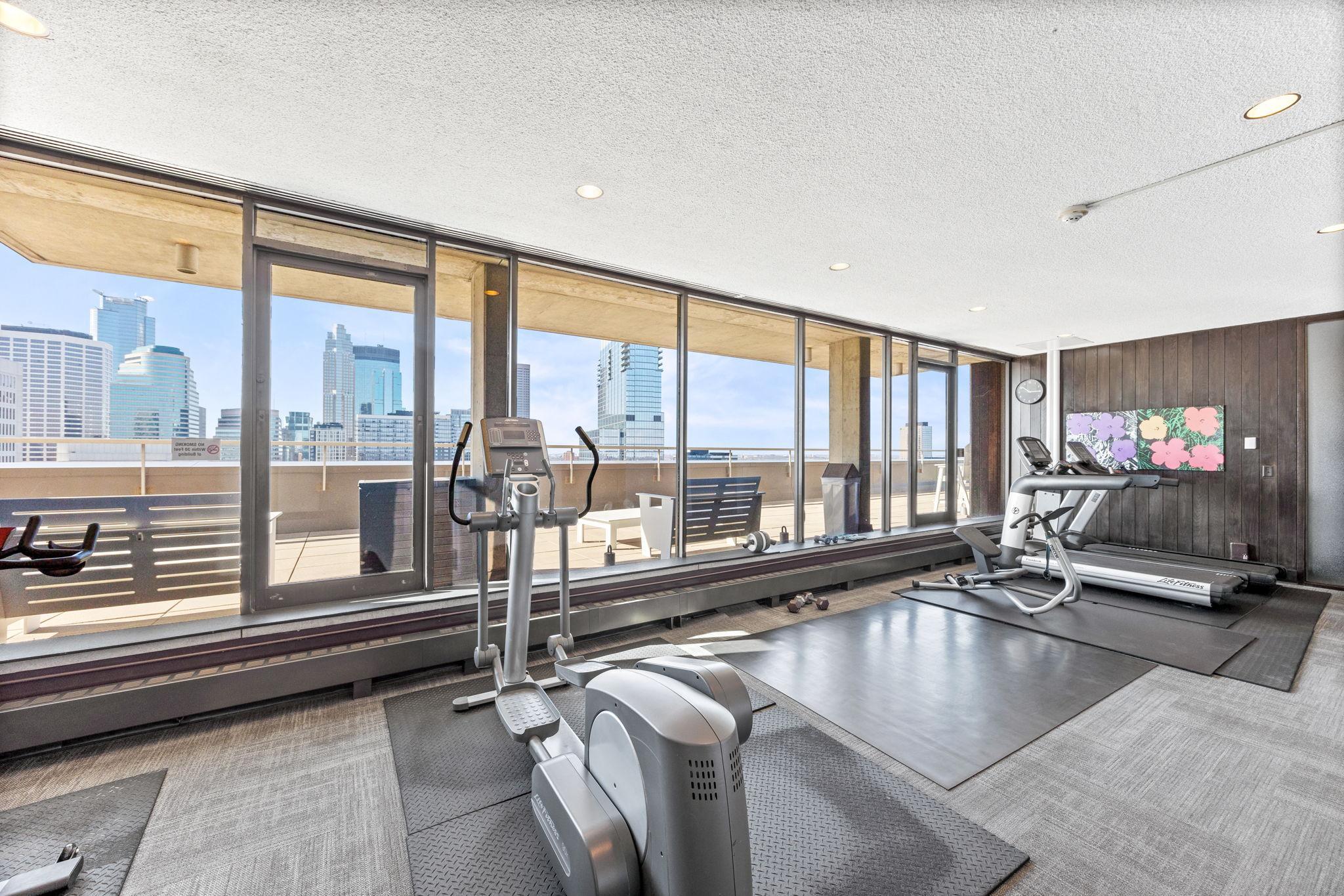 View of Residential at 15 1st Street #A1505, Minneapolis MN 55401, Minneapolis (17 of 26) - Mike Wilen | Minnesota Team Real Estate