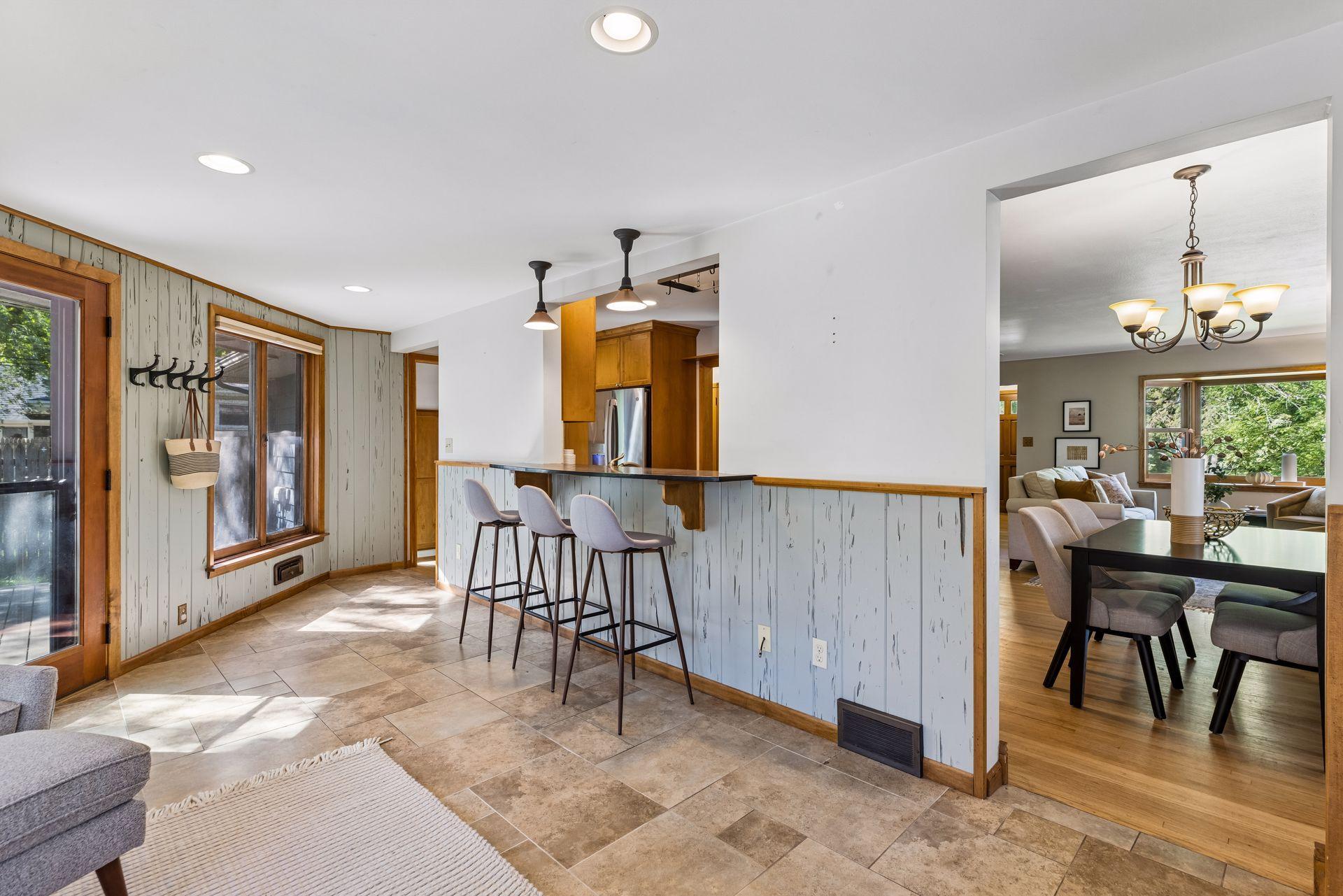 View of Residential at 2911 54th Street, Minneapolis MN 55410, Minneapolis (8 of 35) - Mike Wilen | Minnesota Team Real Estate