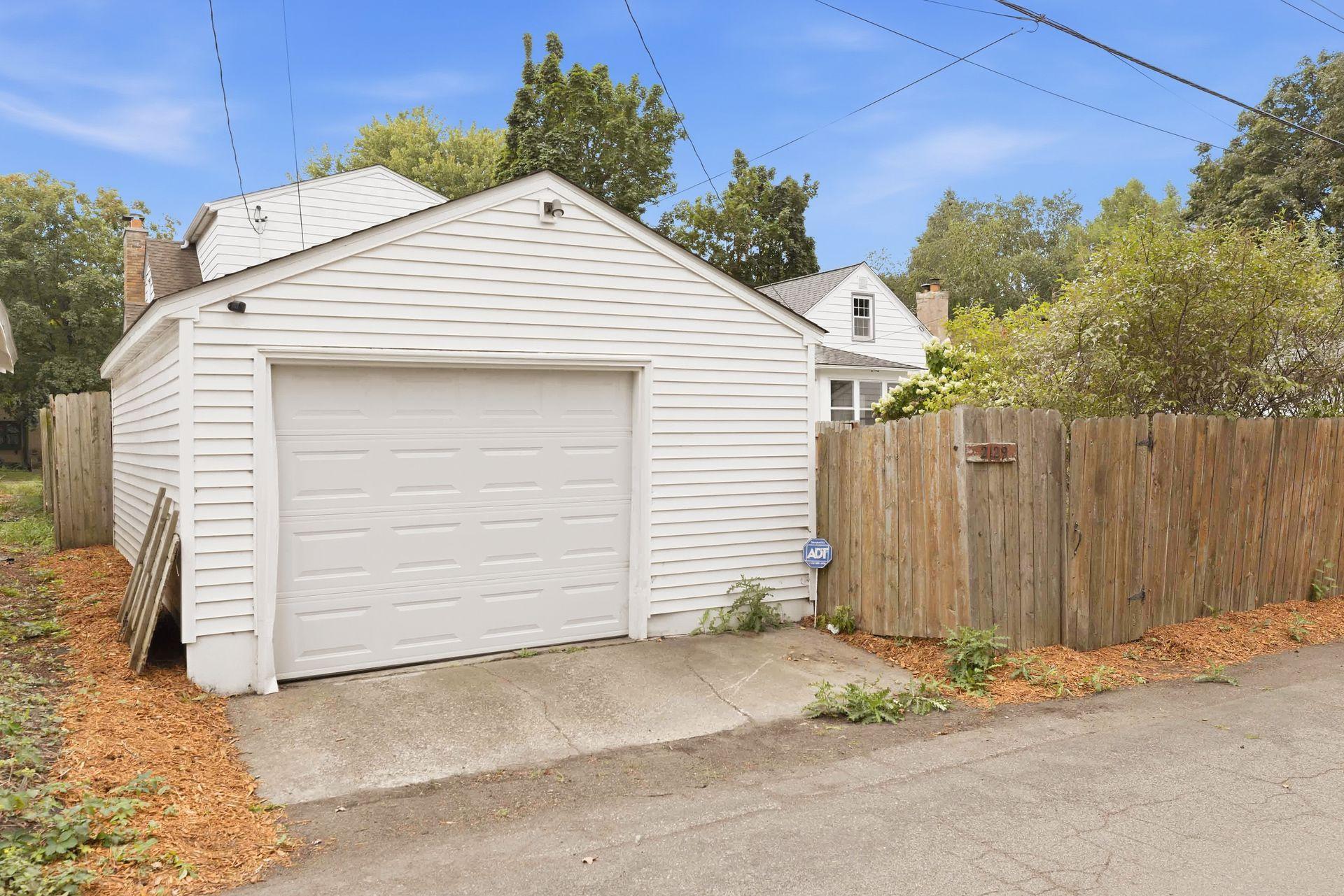 View of Residential at 2129 Hartford Avenue, Saint Paul MN 55116, Saint Paul (49 of 52) - Mike Wilen | Minnesota Team Real Estate