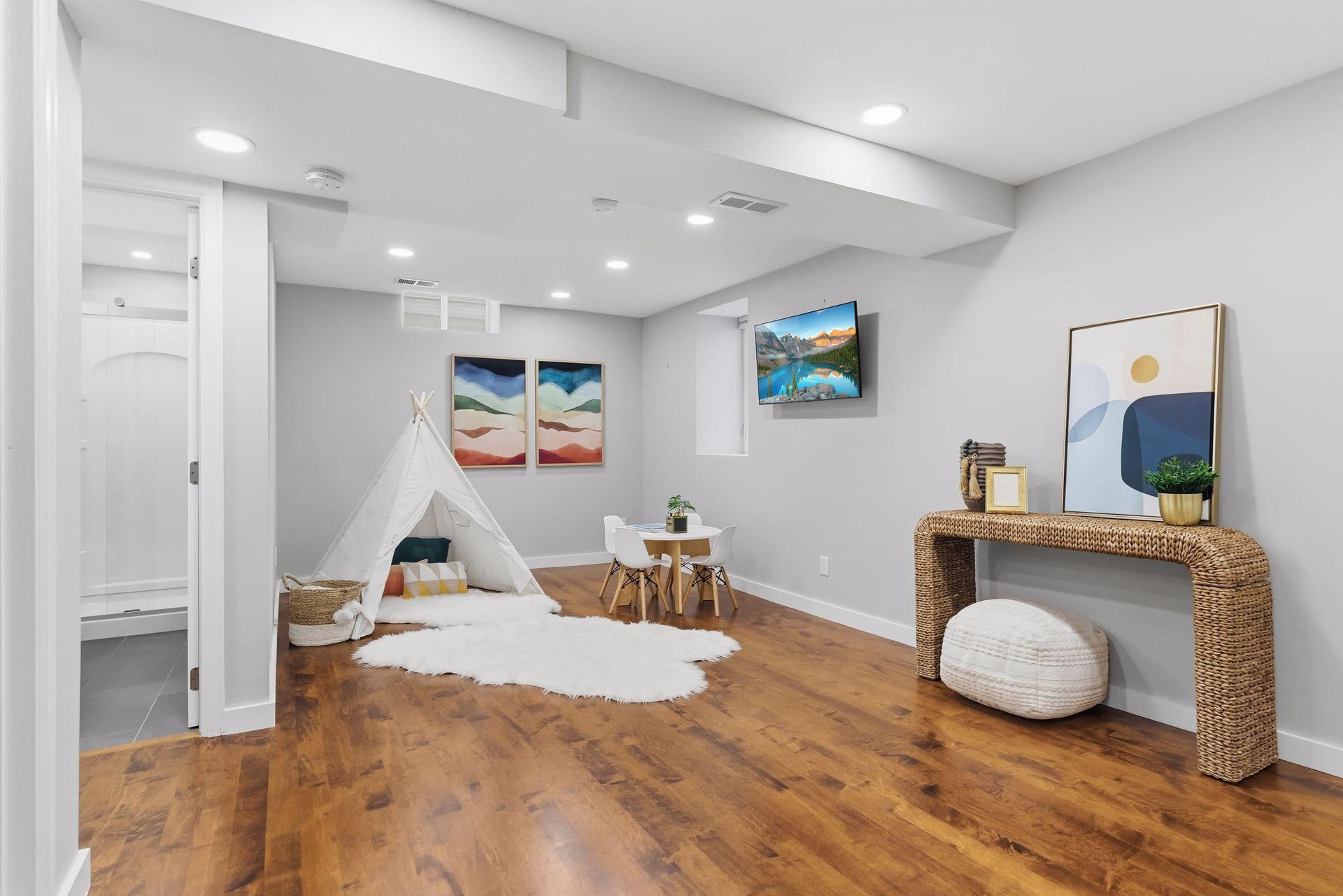 View of Residential at 2129 Hartford Avenue, Saint Paul MN 55116, Saint Paul (35 of 52) - Mike Wilen | Minnesota Team Real Estate