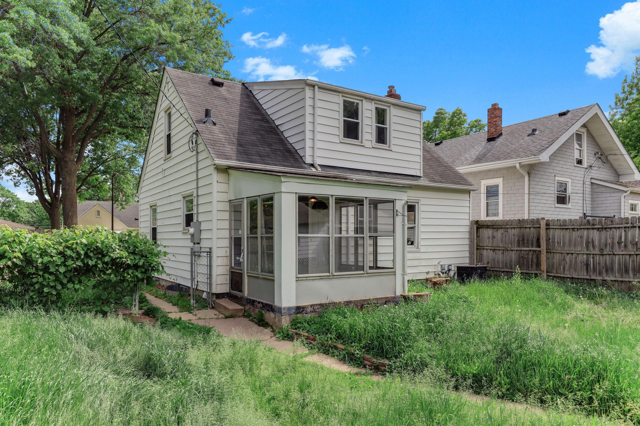 View of Residential at 1873 Hawthorne Avenue, Saint Paul MN 55119, Saint Paul (19 of 28) - Mike Wilen | Minnesota Team Real Estate
