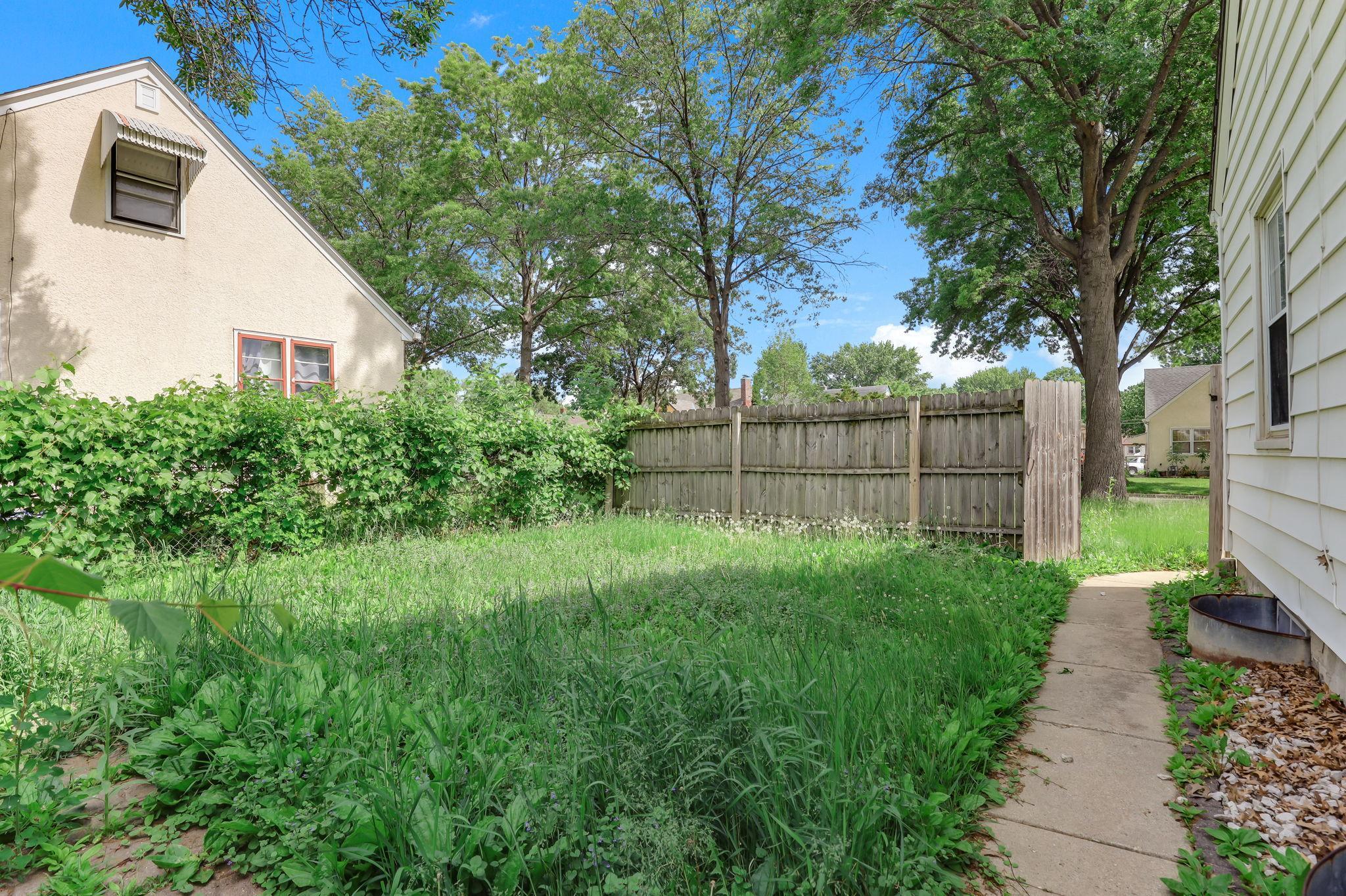 View of Residential at 1873 Hawthorne Avenue, Saint Paul MN 55119, Saint Paul (20 of 28) - Mike Wilen | Minnesota Team Real Estate