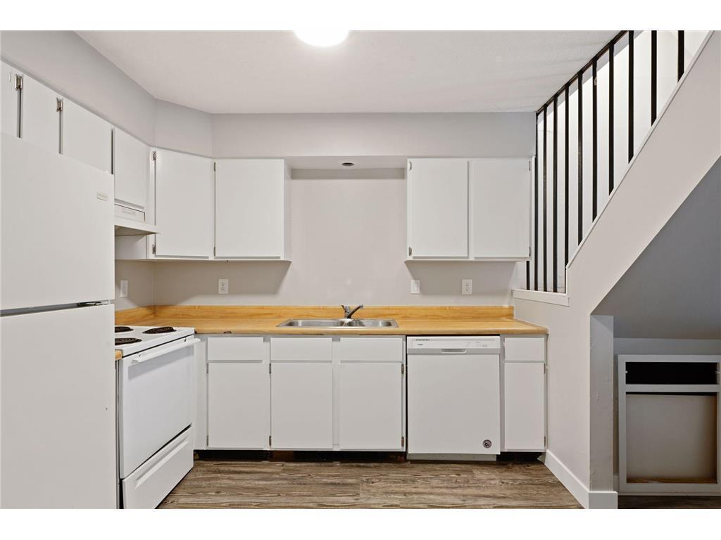 View of Commercial Sale at 924 21st Avenue, Minneapolis MN 55404, Minneapolis (9 of 23) - Mike Wilen | Minnesota Team Real Estate