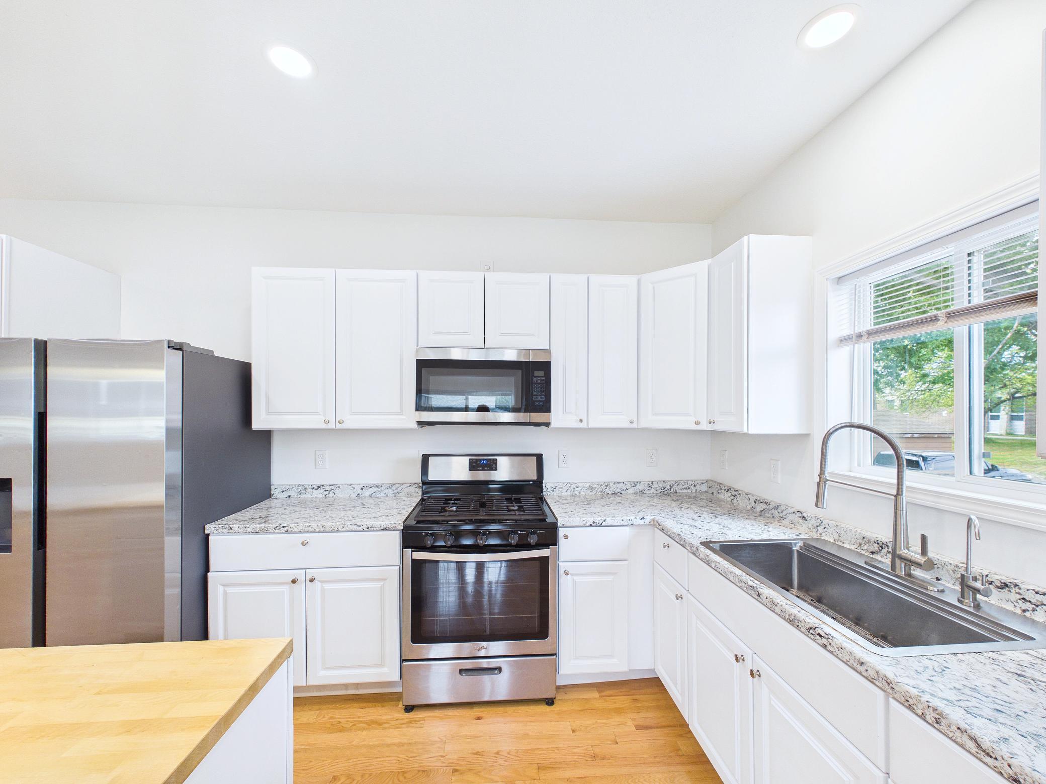 View of Residential at 983 Cook Avenue, Saint Paul MN 55106, Saint Paul (12 of 33) - Mike Wilen | Minnesota Team Real Estate