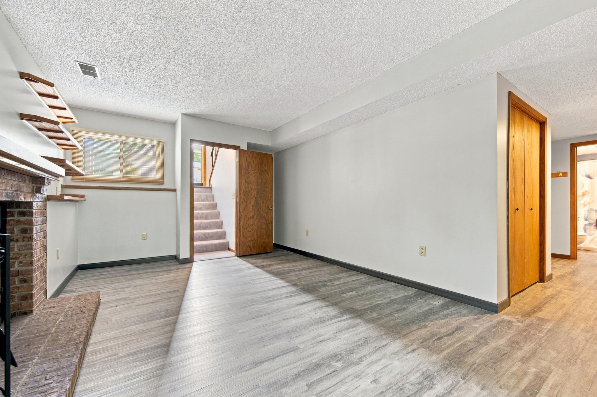 View of Residential at 7232 Woodstock Drive, Bloomington MN 55438, Bloomington (27 of 36) - Mike Wilen | Minnesota Team Real Estate