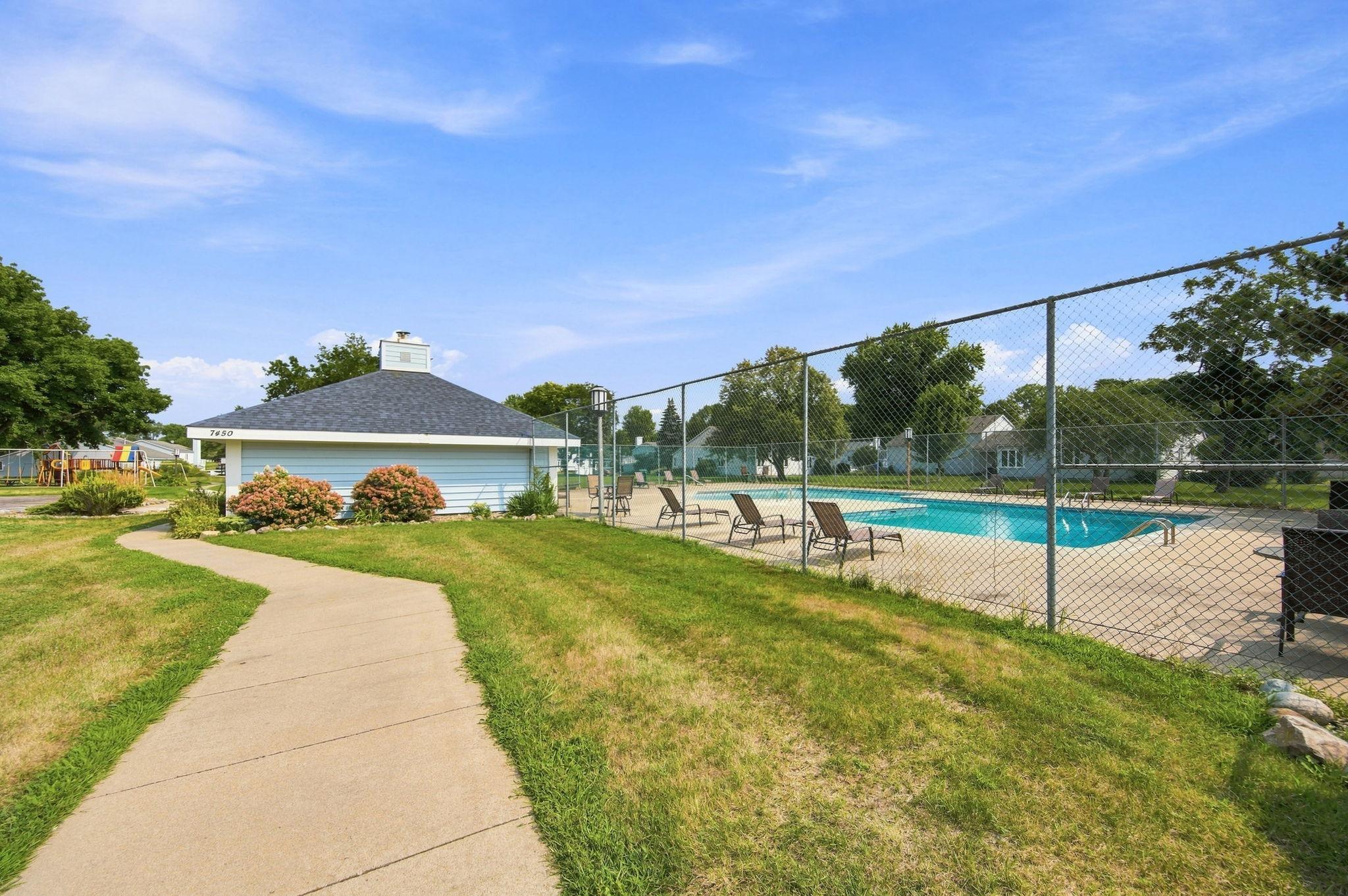 View of Residential at 7232 Woodstock Drive, Bloomington MN 55438, Bloomington (35 of 36) - Mike Wilen | Minnesota Team Real Estate