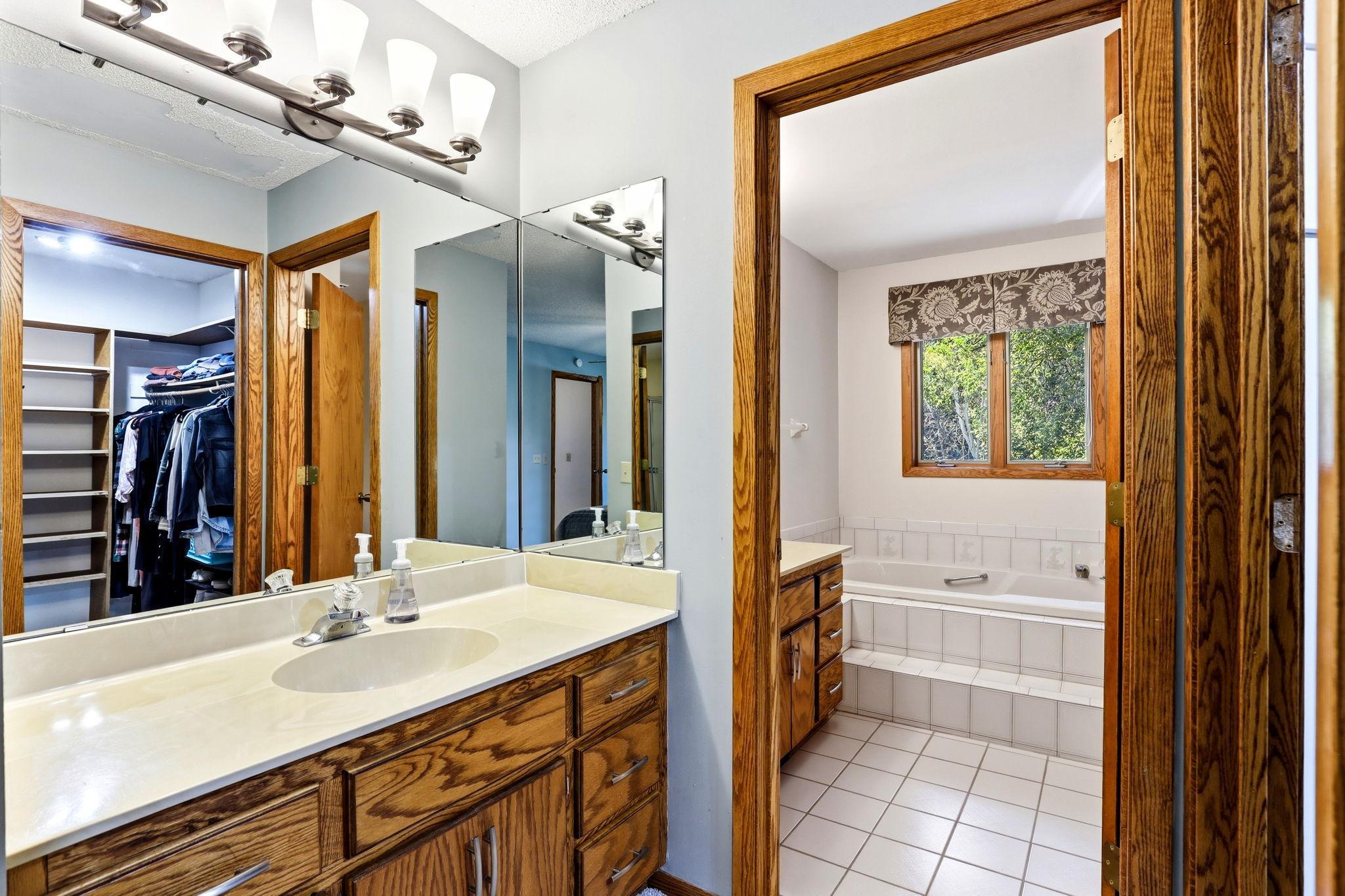 View of Residential at 4690 Parkridge Drive, Eagan MN 55123, Eagan (14 of 32) - Mike Wilen | Minnesota Team Real Estate