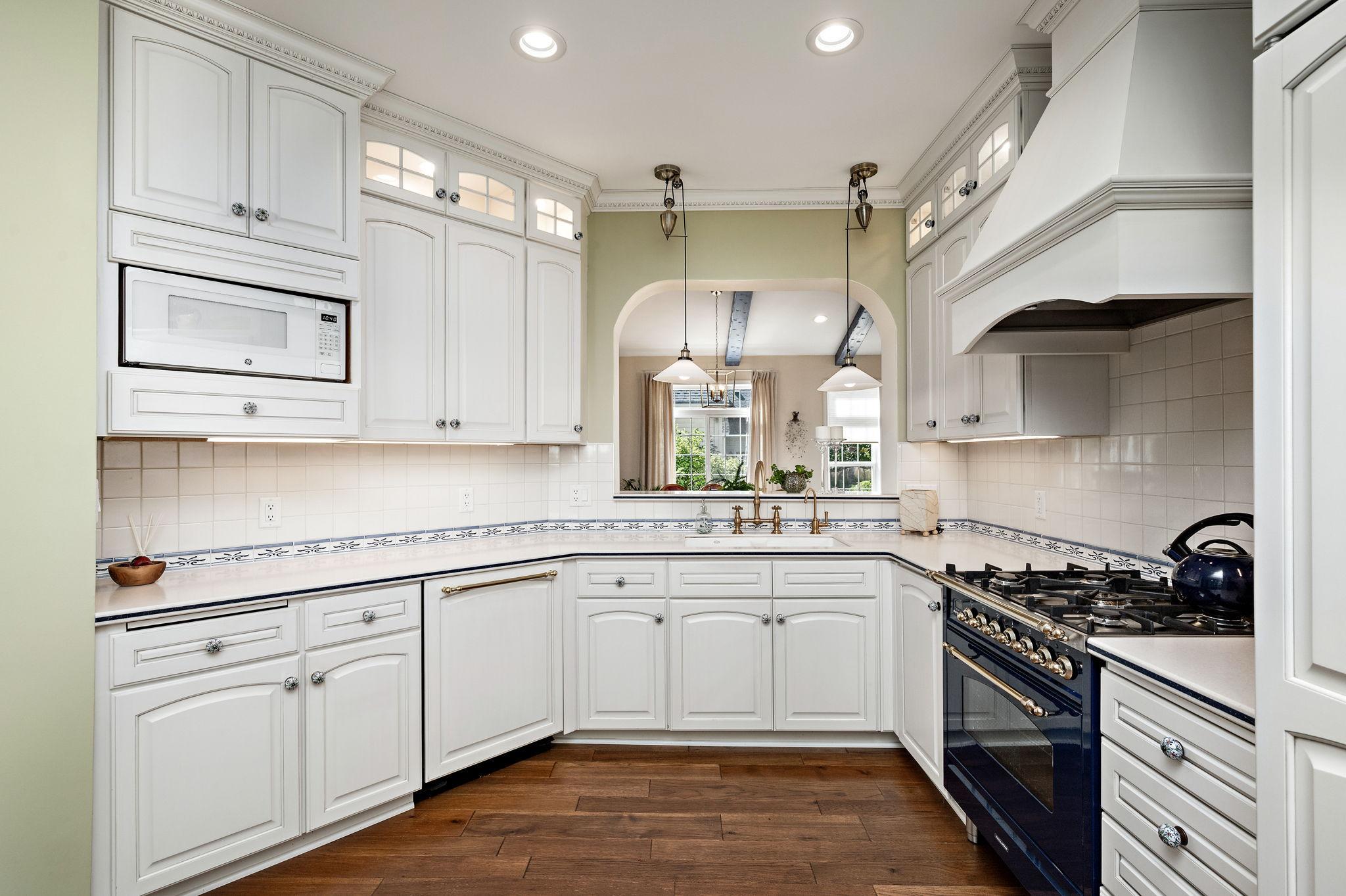 View of Residential at 130 Lakeview Road, Chanhassen MN 55317, Chanhassen (15 of 29) - Mike Wilen | Minnesota Team Real Estate