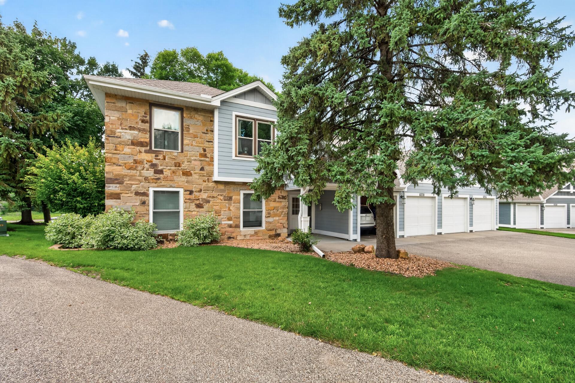 View of Residential at 6976 Langford Court, Edina MN 55436, Edina (28 of 29) - Mike Wilen | Minnesota Team Real Estate