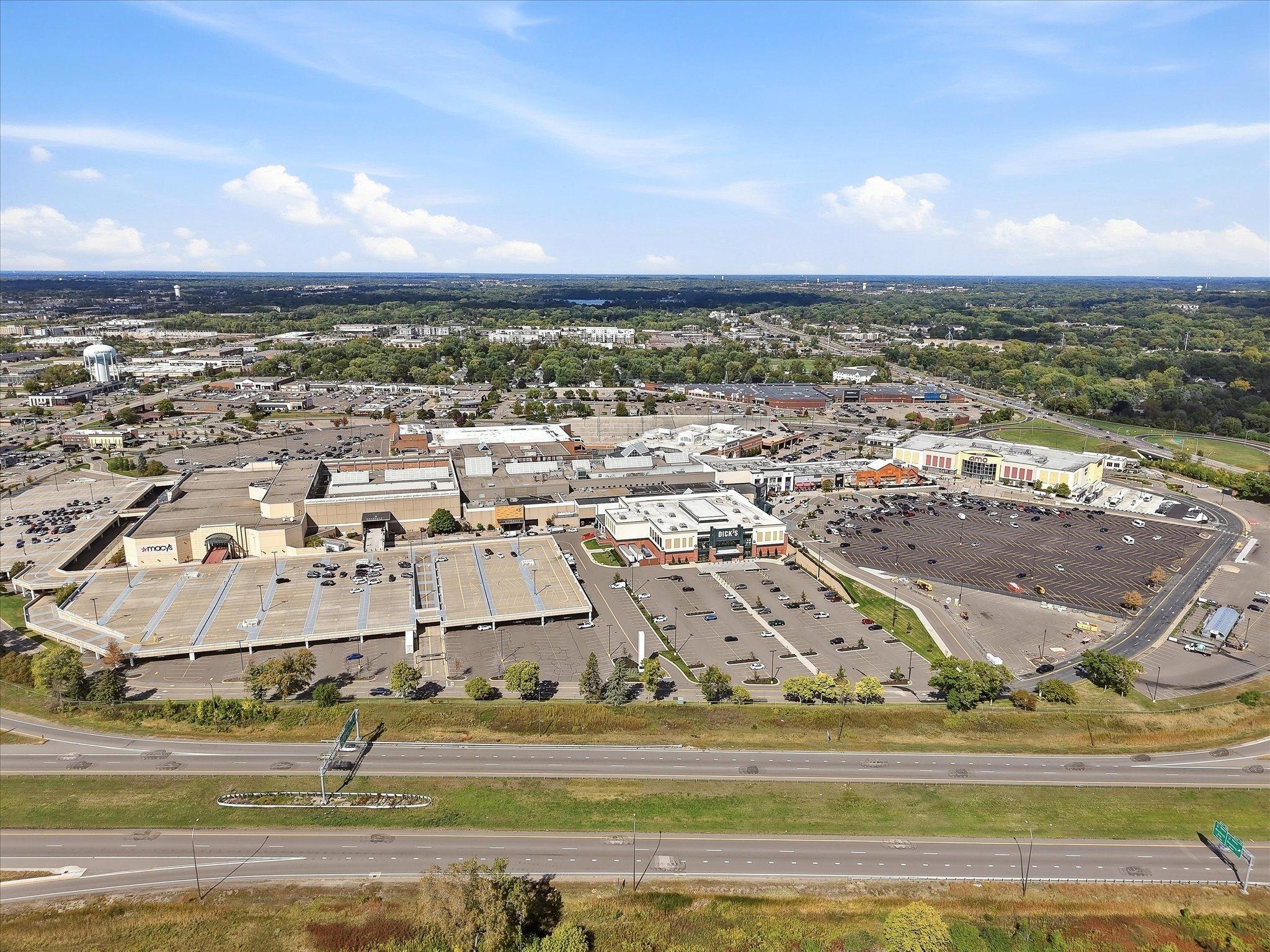 View of Residential at 2209 Midlothian Road, Roseville MN 55113, Roseville (47 of 50) - Mike Wilen | Minnesota Team Real Estate