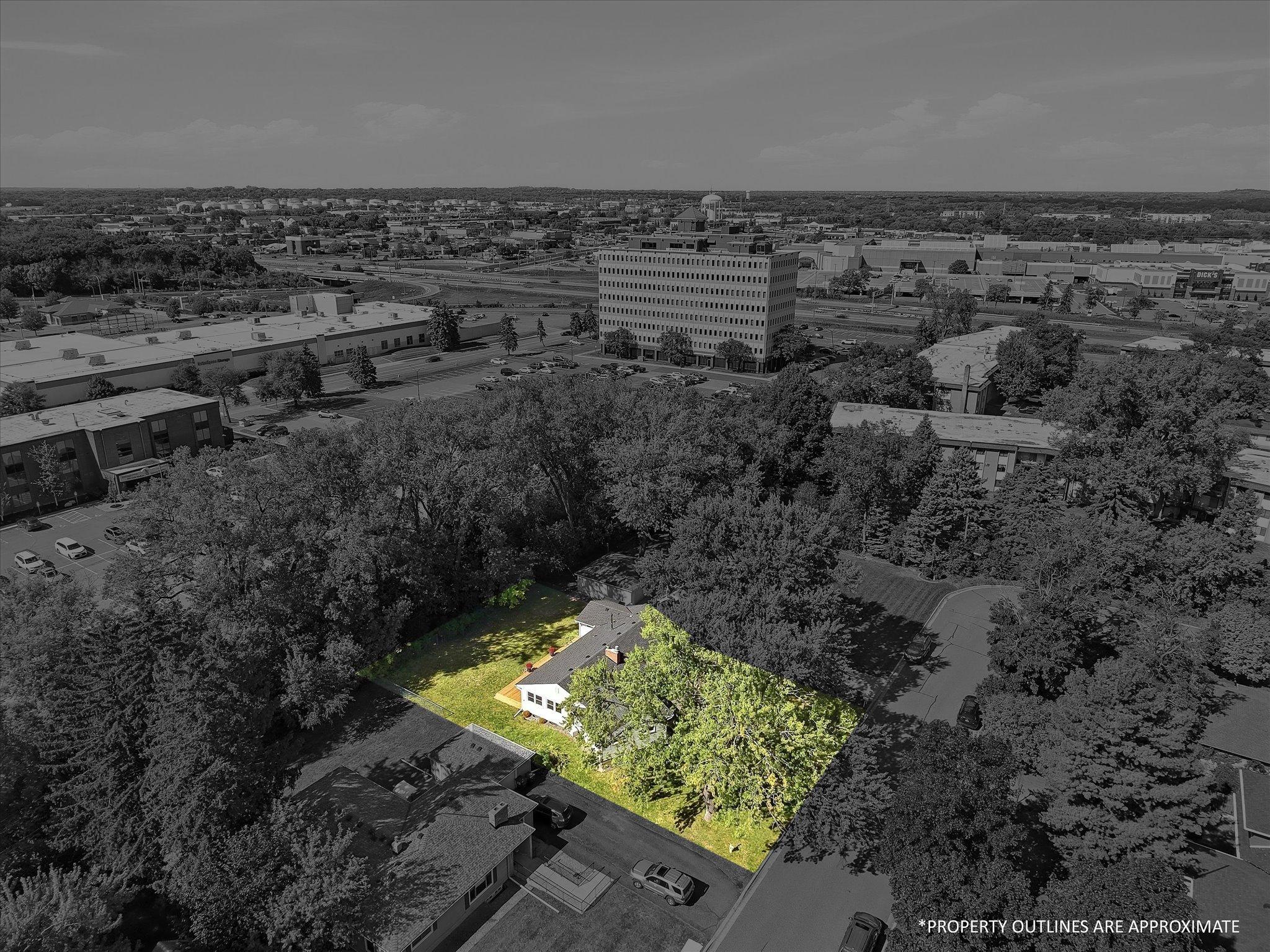 View of Residential at 2209 Midlothian Road, Roseville MN 55113, Roseville (43 of 50) - Mike Wilen | Minnesota Team Real Estate