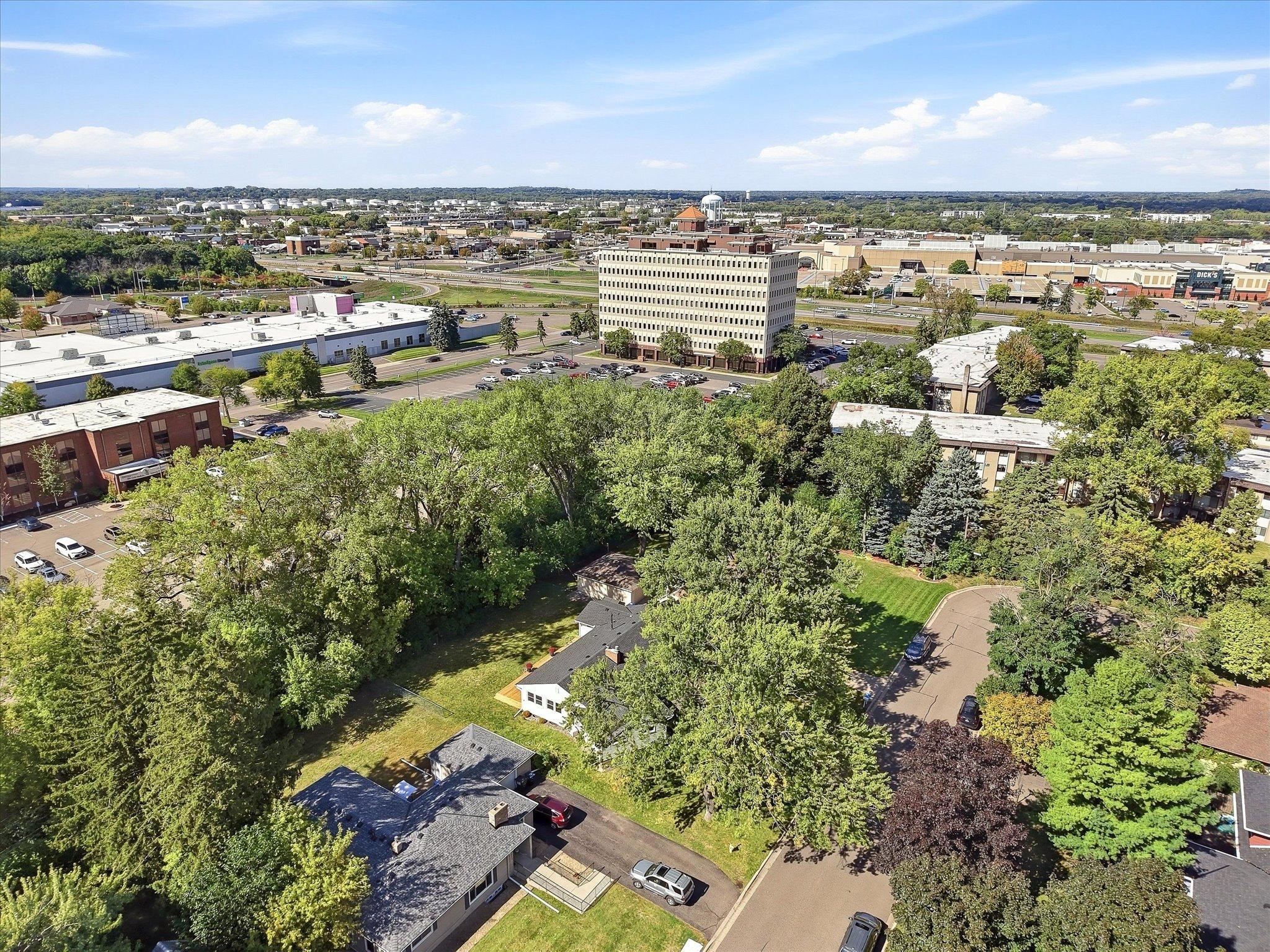 View of Residential at 2209 Midlothian Road, Roseville MN 55113, Roseville (45 of 50) - Mike Wilen | Minnesota Team Real Estate