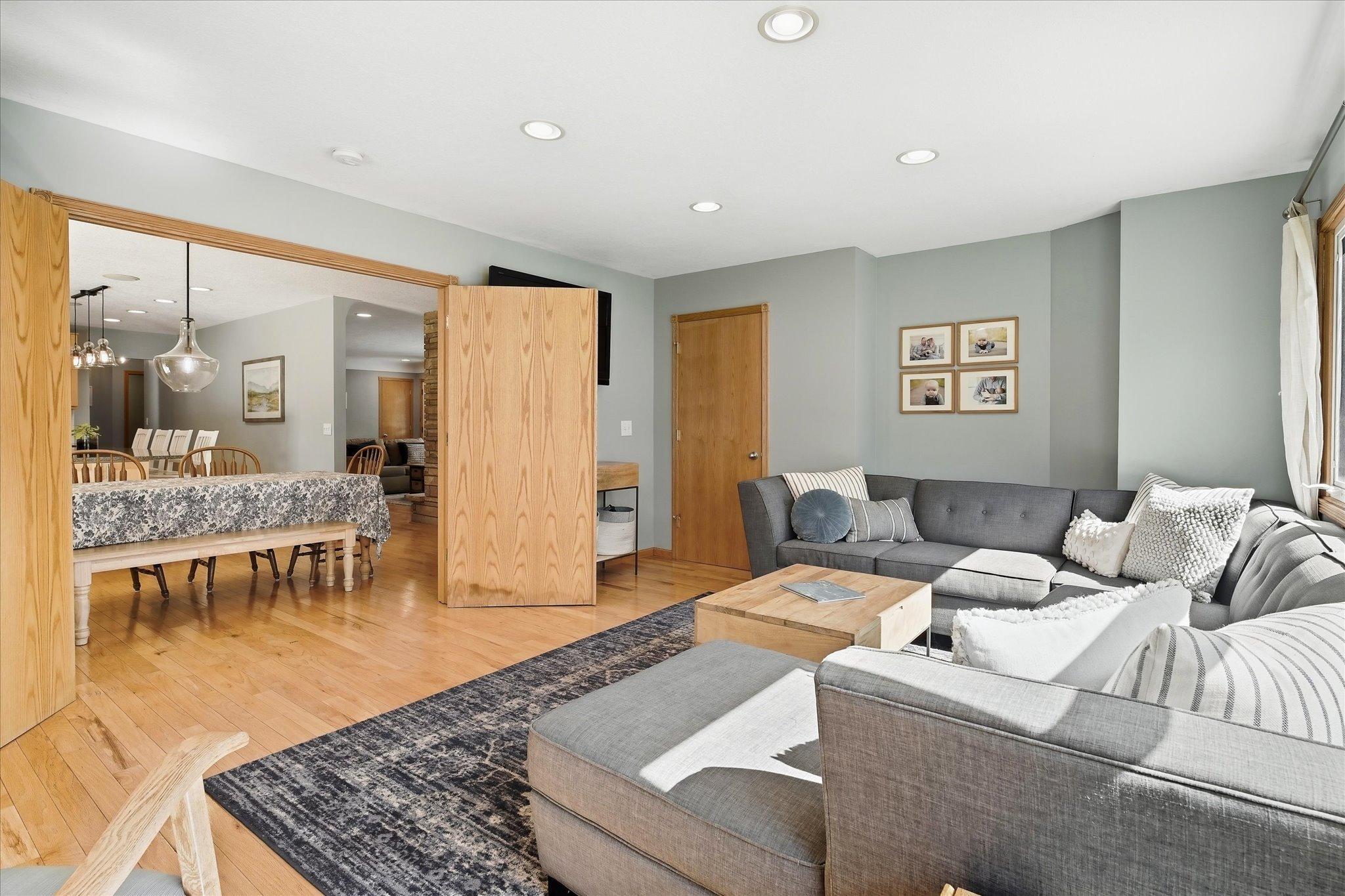 View of Residential at 2209 Midlothian Road, Roseville MN 55113, Roseville (25 of 50) - Mike Wilen | Minnesota Team Real Estate